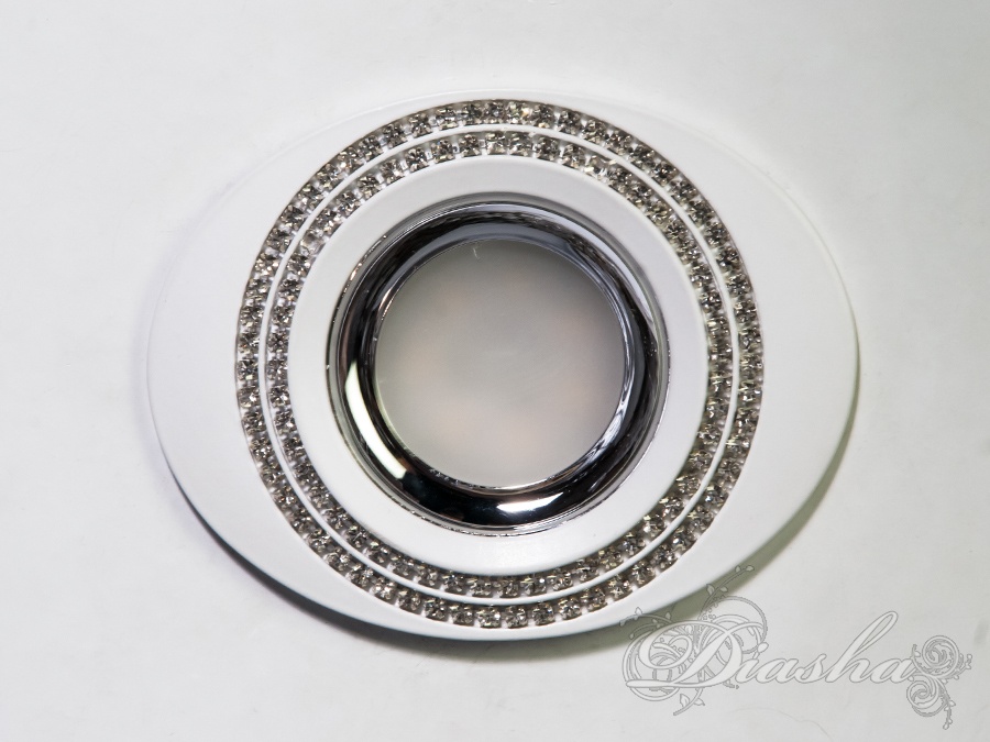 Світильник точковий Diasha у білому кольорі - чудовий вибір для створення затишного сучасного інтер′єру з багатим світловим ефектом.