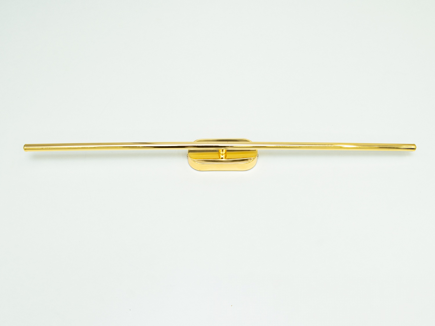 Лінійний настінний світлодіодний світильник-бра призначений для використання на стіні. Настінний світлодіодний світильник має кілька режимів: холодний 6400К, нейтральний 4500К, теплий 2700К.&nbsp;Настінний світильник не сліпить за рахунок матеріалу - силікону, до того ж цей матеріал дуже міцний і гнучкий - його важко пошкодити. Завдяки відображенню від поверхні стіни світло виходить м'яким і ненав'язливим.&nbsp;Застосовуються для створення приємного освітлення, що заповнює. Застосовується в квартири (кухні, спальні, коридори ...), ресторани, кафе або закусочні.&nbsp;Ви і ваші гості завжди будуть у захваті від світла наших LED-світильників. Кріпиться до стіни, до гіпсокартону або до інших настінних поверхонь.