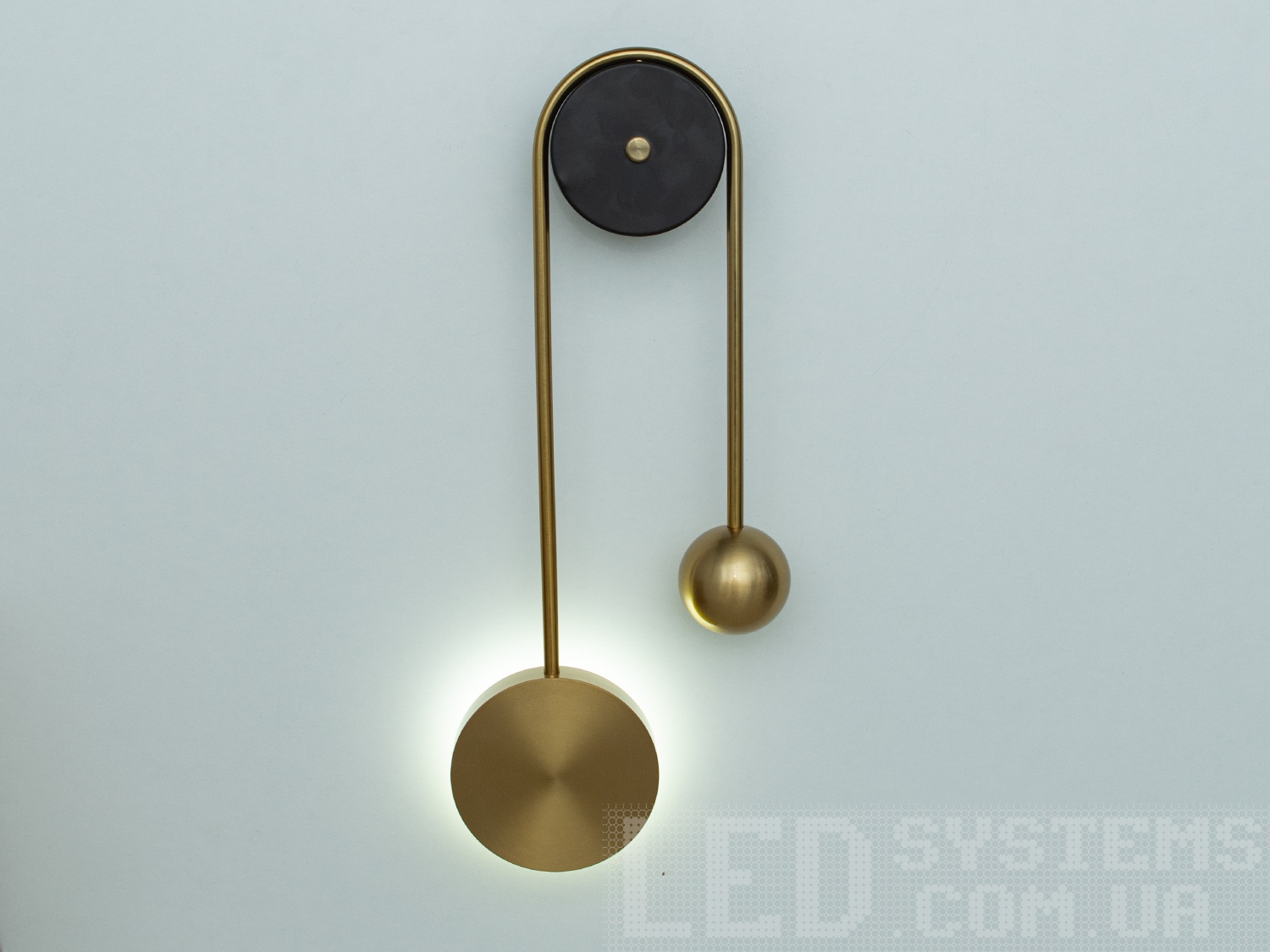 Сучасний світлодіодний світильник у стилі 