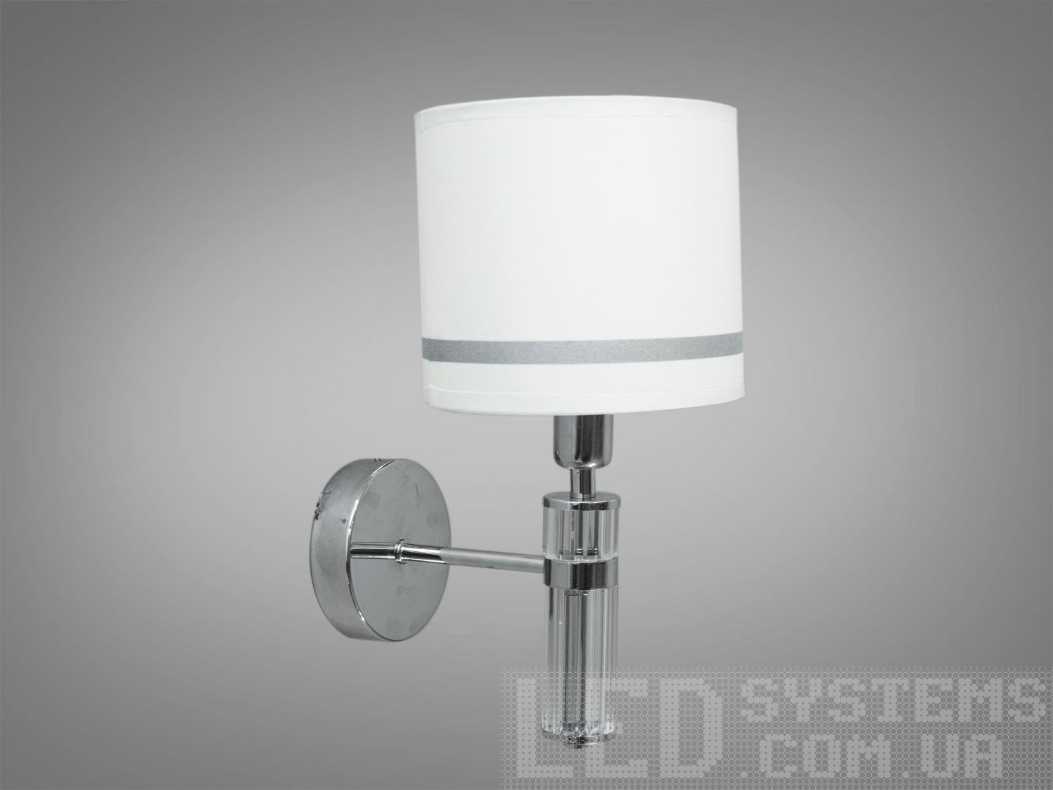 Приліжкове настінне класичне бра з абажуром, в хромованому або золотому виконанні, ідеально впишеться в будь-який інтер'єр. Патрон Е14 дозволить підібрати потрібний вам тип лампи та температуру свічення. За допомогою світлодіодної, економки або звичайної лампи розжарювання ці бра стануть яскравою нотою як у класичних, так і в сучасних інтер'єрах.
Солідність, строгість і простота ідеально переплелися у новій серії класичних світильників Діаша.
Універсальним кріпленням на планку легко кріпляться на будь-який тип стін. Увімкнення/вимкнення відбувається з настінного вимикача.
