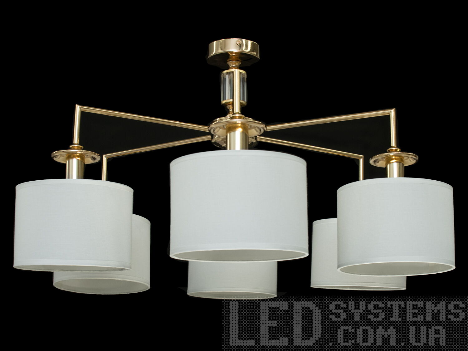 Незвичайна люстра на 6 ламп у спальню з абажурами, з витонченою металевою основою та стильними кришталевими елементами. Застосовується для вітальні, залу, холу, спальні. У цій серії люстр і бра ідеально переплелися такі поняття, як солідність, строгість і простота.
Люстри та бра цієї моделі під звичайні лампи розжарювання або &laquo;LED-економки&raquo; на патрон Е14 внесуть класичні нотки до Вашого інтер'єру та дозволять підібрати потрібну вам температуру світіння.Універсальним кріпленням на планку легко кріпляться на будь-який тип стелі (підвісний, натяжний, звичайний). Увімкнення/вимкнення відбувається з настінного вимикача.