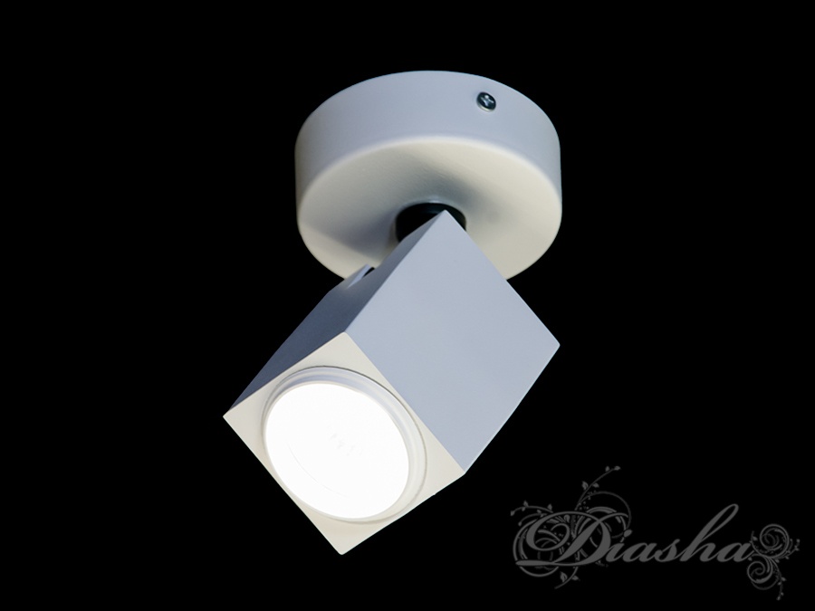 Серед безмежної палітри світла, що виплітається в космічну тканину нашого буття, існує поворотний накладний точковий світлодіодний світильник для натяжних потолков від ТМ 