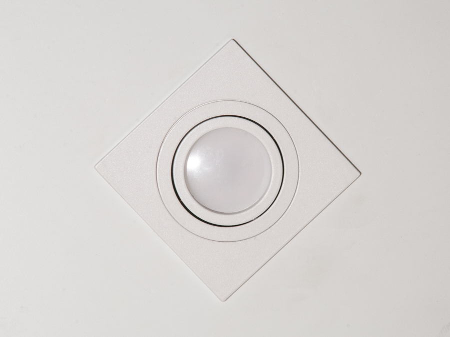 Високоефективний, квадратний поворотний точковий світильник в коридор серія 