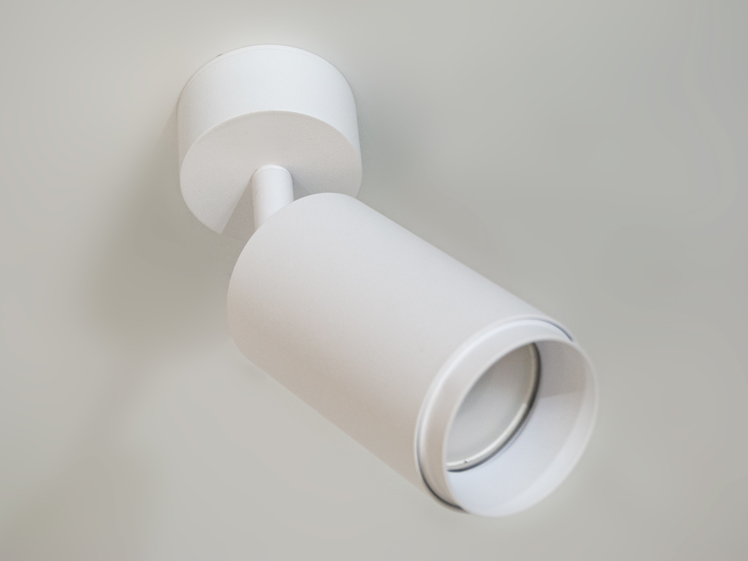 Накладний точковий світильник направленого світла, для гіпсокартоннових потолків, білий колір