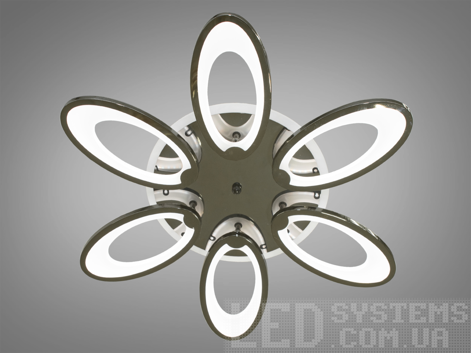 LED люстра в дитячу з димером з 3-х кольоровим підсвічуванням та з пультом підходить на площу приміщення приблизно 14кв.м.
Світлодіодна люстра має кілька режимів: холодний 6400К, нейтральний 4500К, теплий 2700К, кольорове підсвічування, суміщений режим &ndash; будь-яке основне світло плюс будь-який колір світлодіодного підсвічування. Регулювання яскравості люстри від 5 до 100% відбувається за допомогою пульта дистанційного керування, що входить до комплекту.
Люстра світить яскраво, але не сліпить за рахунок матеріалу &ndash; акрилу, до того ж цей матеріал дуже міцний &ndash; його важко зашкодити. Застосовується для зали, вітальні, кухні, спальні, їдальні, дитячої, оскільки відсутні елементи, що б'ються. Кріпиться до підвісних, натяжних, звичайних стель.