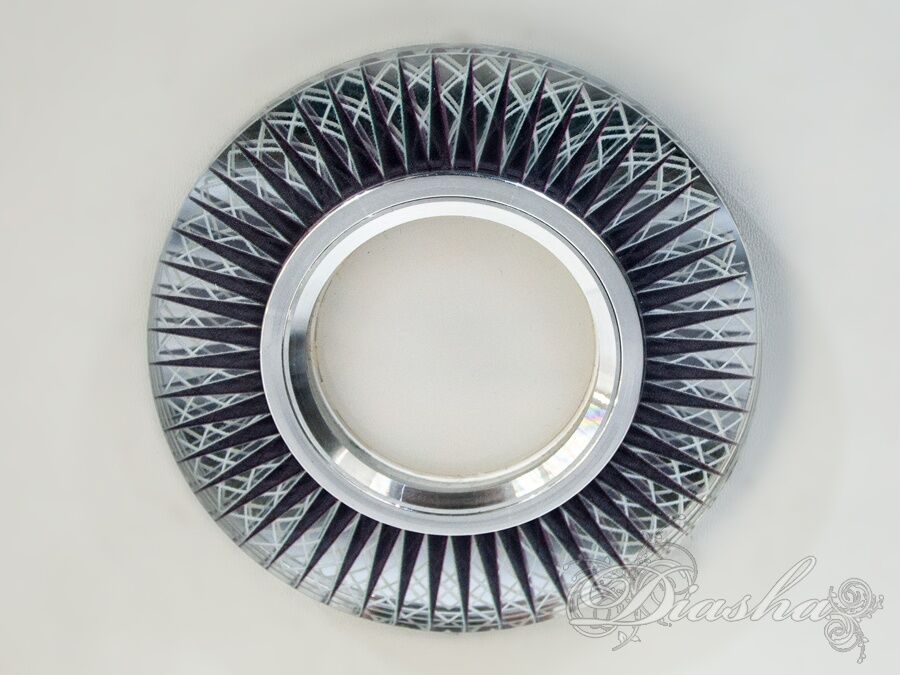 Модний точковий світильник з чорним склом і вбудованим LED підсвічуванням з серії SBT — ідеальне рішення для сучасних інтер′єрів.