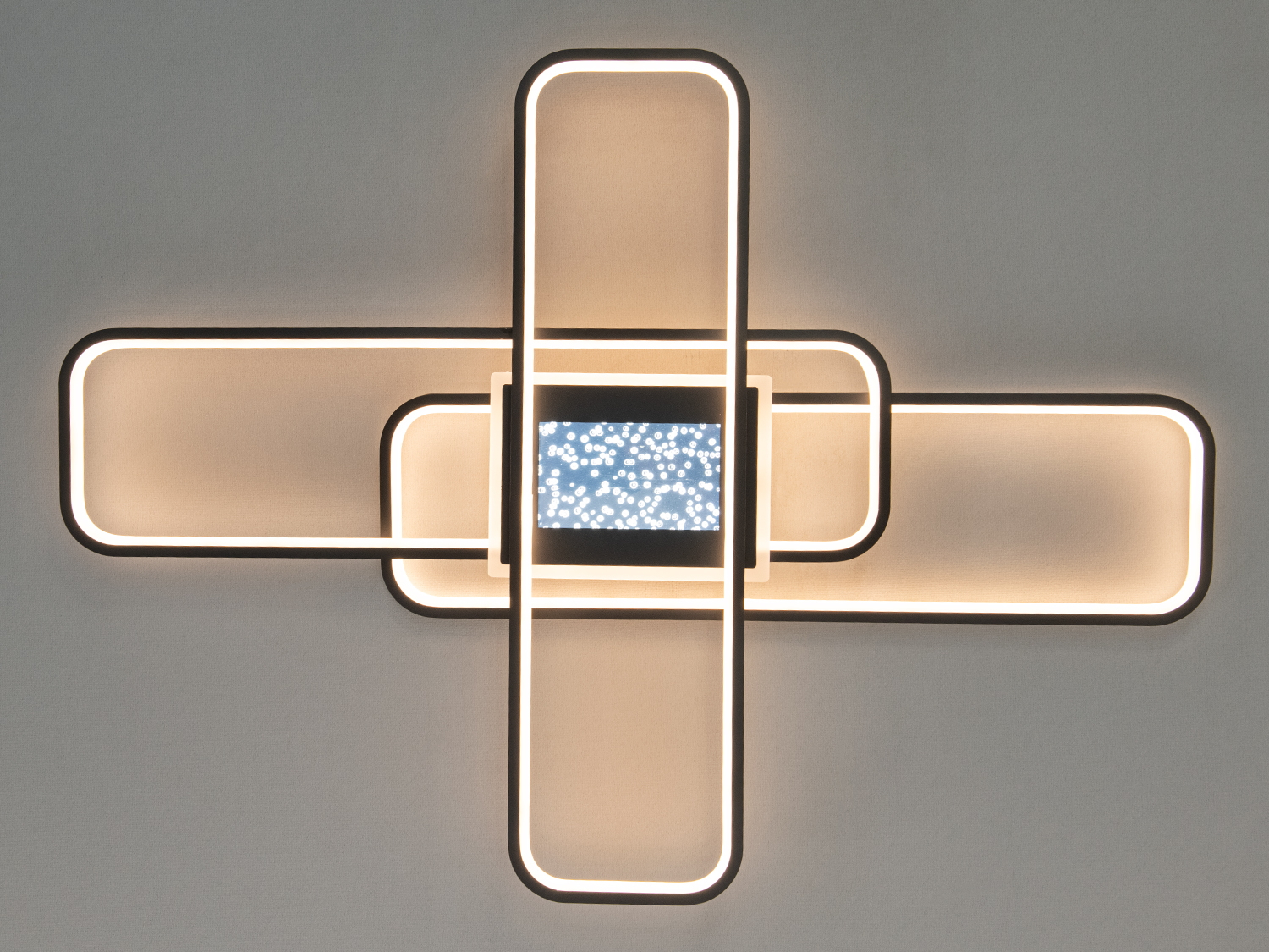 Ексклюзивна стельова світлодіодна люстра з пультом, 125 Вт. Обираючи світлодіодні стельові люстри Діаша, ви отримуєте бездоганний дизайн, якість і довговічність.