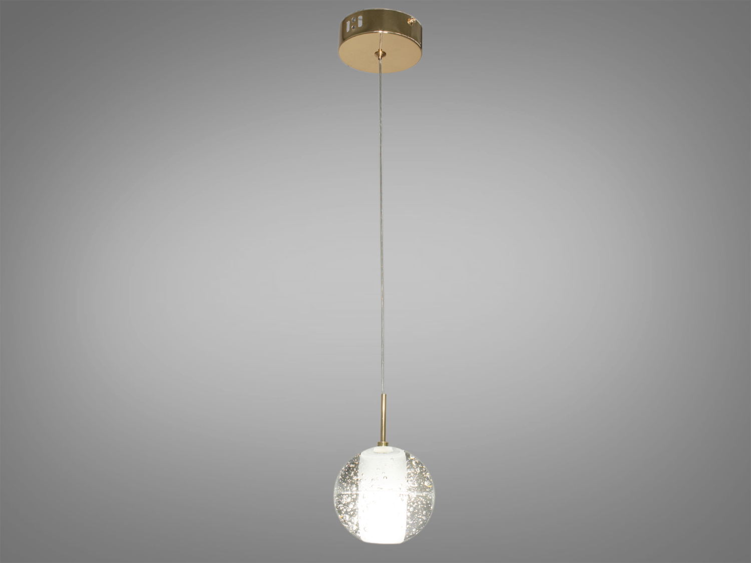 Унікальний одинарний Лід підвіс для барної стійки в стильному сучасному виконанні добре виглядатиме в інтер'єрі вітальні або зали, ресторану або кухні з акцентом на барну стійку або обідній стіл.Підвіс укомплектований лампами потужністю 4Вт.
Яскраве світло повинне бути тільки там де воно дійсно потрібне, а решта має висвітлюватися легким світлом, що заповнює, яке створює затишок і відчуття усамітнення. Саме для створення якісного локального освітлення ми пропонуємо використовувати ці світильники. Ви завжди будете в захваті від світла даних LED-підвісів.
Кріпиться до стелі будь-якого типу універсальним кріпленням на монтажну планку.