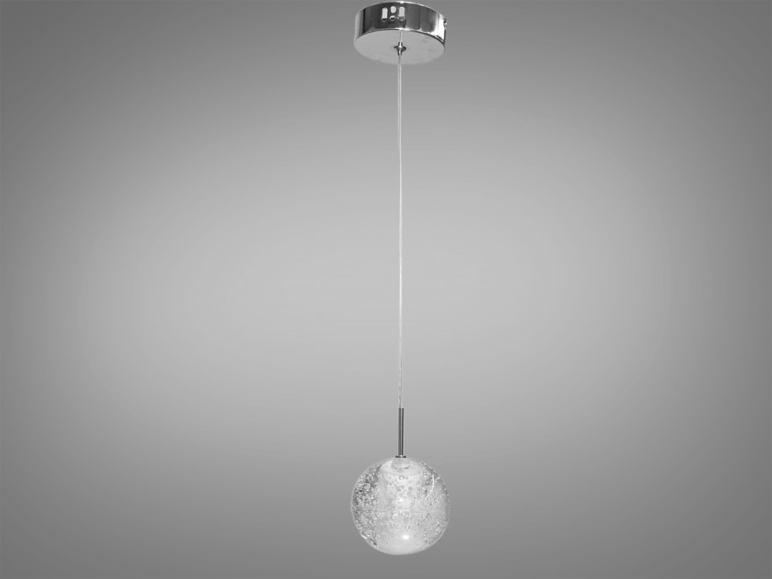 Сучасна світлодіодна люстра-підвіс у вигляді кулі у стильному сучасному виконанні добре виглядатиме в інтер'єрі вітальні чи зали, ресторану чи кухні з акцентом на барну стійку чи обідній стіл.Підвіс укомплектований лампами потужністю 4Вт.
Яскраве світло повинне бути тільки там де воно дійсно потрібне, а решта має висвітлюватися легким світлом, що заповнює, яке створює затишок і відчуття усамітнення. Саме для створення якісного локального освітлення ми пропонуємо використовувати ці світильники. Ви завжди будете в захваті від світла даних LED-підвісів.
Кріпиться до стелі будь-якого типу універсальним кріпленням на монтажну планку.