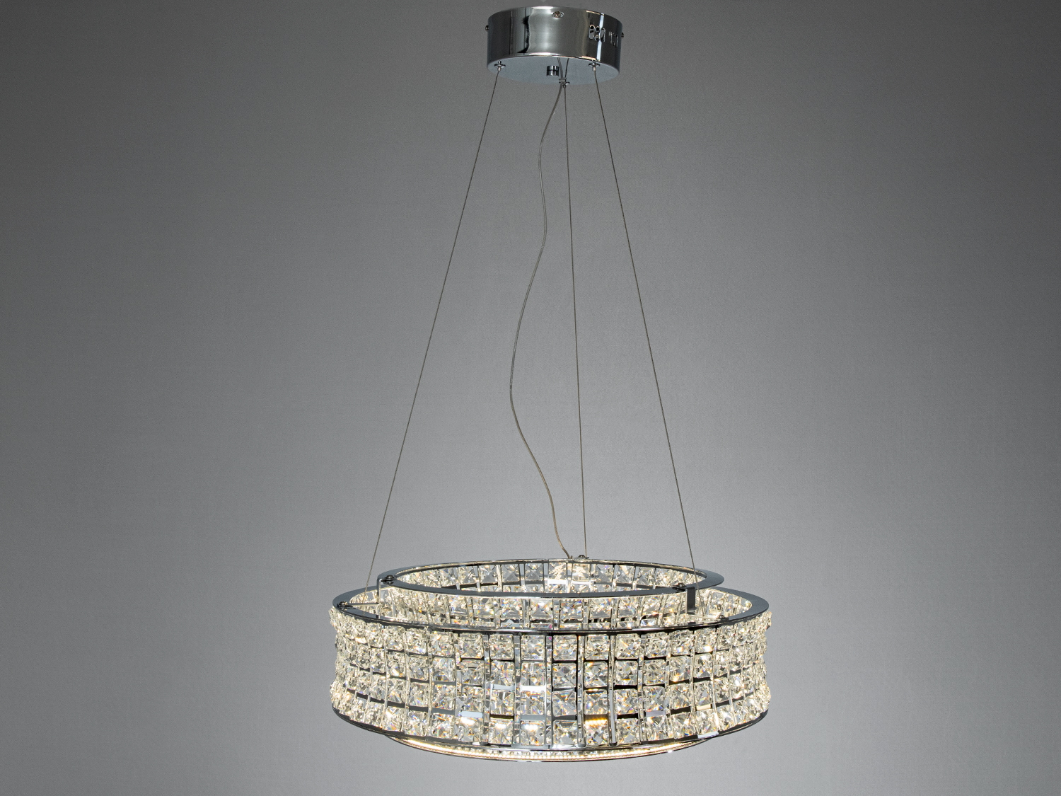 Світлодіодна підвісна кришталева люстра 110Вт у хромі з пультом дистанційного керування для кімнат до 19 м². Сучасний дизайн і м’яке світло.