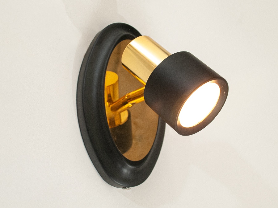 Світлодіодна настінна підсвітка Diasha 3W у чорно-золотому виконанні для дзеркал і картин. Компактне акцентне світло з одним LED модулем.