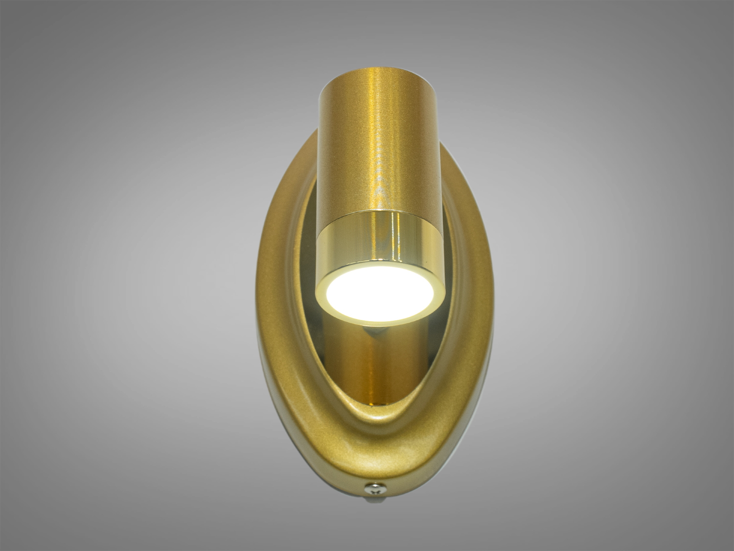 Лаконічне підсвічування в спальню для дзеркал і картин призначене для акцентного (елементного) підсвічування в інтер'єрі - підсвічування дзеркал як у приміщенні, так і у ванній кімнаті, для картин, творів мистецтва, стінних ніш.
У цій серії всі світильники оснащені світлодіодними енергозберігаючими лампами, які при дуже низькій споживаній потужності створюють потужний світловий потік.
Кріпиться до будь-яких поверхонь стін універсальним кріпленням на монтажну планку.