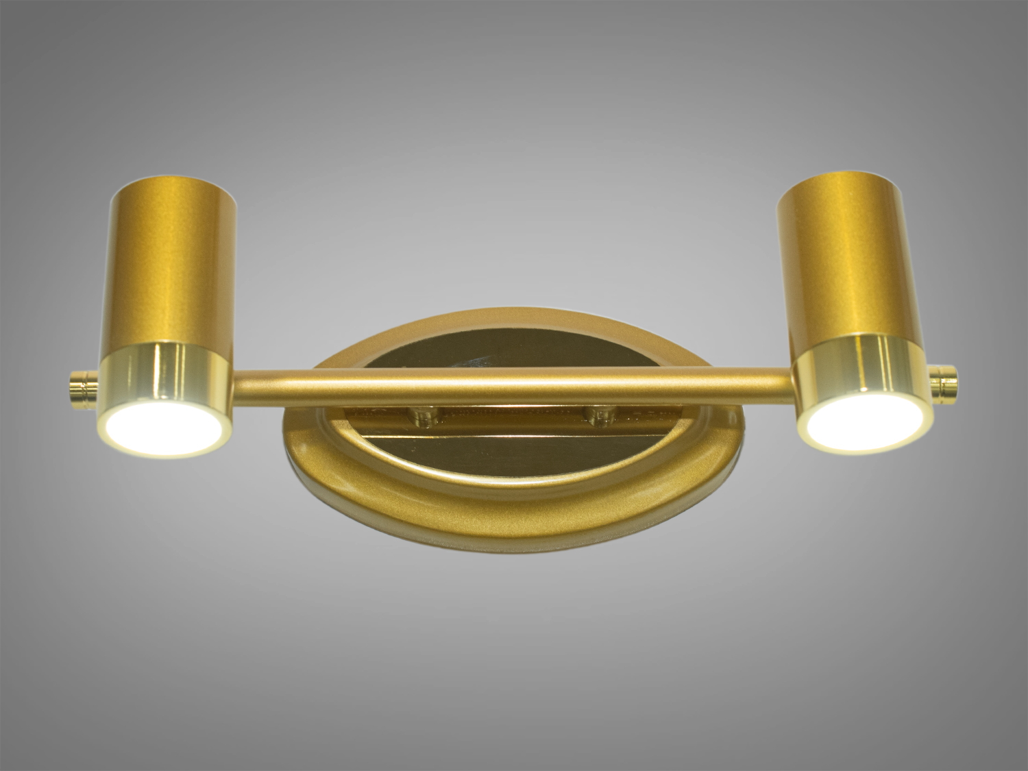 Сучасне підсвічування у вітальню для дзеркал і картин призначене для акцентного (елементного) підсвічування в інтер'єрі - підсвічування дзеркал як у приміщенні, так і у ванній кімнаті, для картин, витворів мистецтва, стінних ніш.
У цій серії всі світильники оснащені світлодіодними енергозберігаючими лампами, які при дуже низькій споживаній потужності створюють потужний світловий потік.
Кріпиться до будь-яких поверхонь стін універсальним кріпленням на монтажну планку.