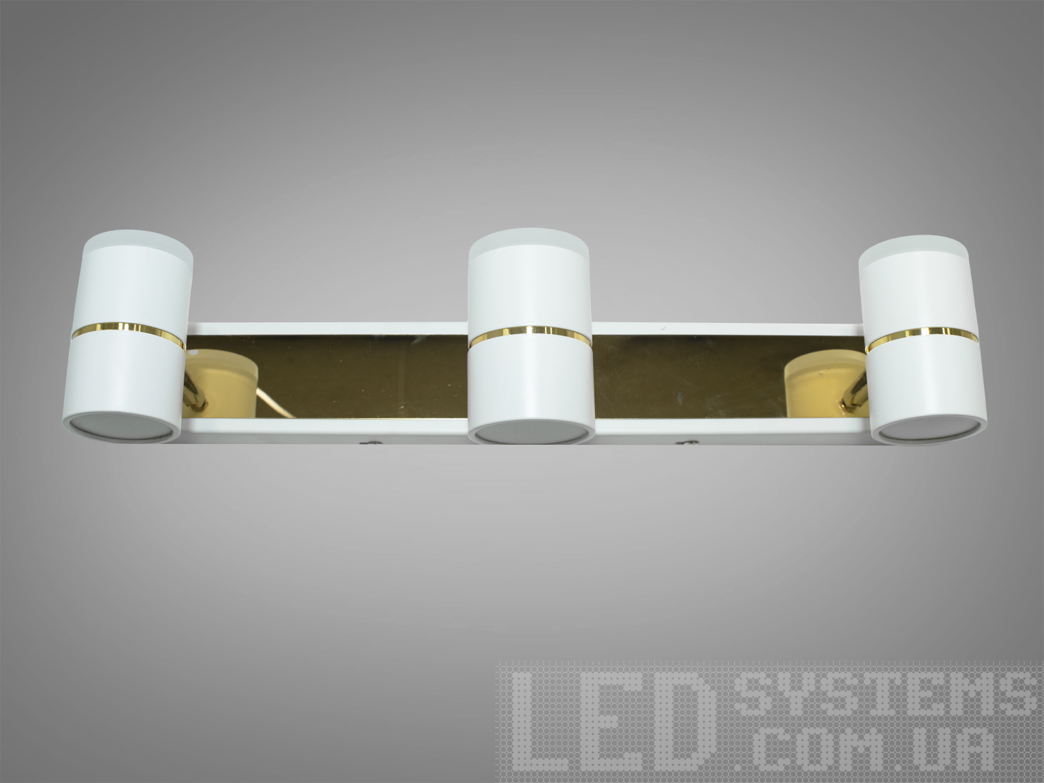 Акцентне підсвічування для дзеркал у спальню призначене для акцентного (елементного) підсвічування в інтер'єрі - підсвічування дзеркал як у приміщенні, так і у ванній кімнаті, для картин, витворів мистецтва, стінних ніш.У цій серії всі світильники оснащені світлодіодними енергозберігаючими лампами. Які за дуже низької споживаної потужності створюють потужний світловий потік.
Кріпиться до будь-яких поверхонь стін універсальним кріпленням на монтажну планку.