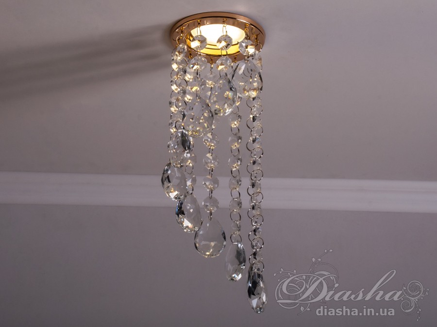 Бездоганна елегантність цього точкового світильника, поєднана з сяючим блиском високоякісного кришталю принесе Вам чимало приємних хвилин. 
Наприклад, Ви зможете доповнити інтер'єр з люстрою серії 