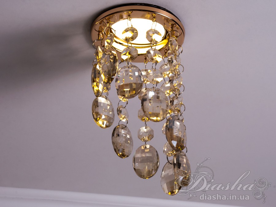 Бездоганна елегантність цього точкового світильника, поєднана з сяючим блиском високоякісного кришталю принесе Вам чимало приємних хвилин. 
Наприклад, Ви зможете доповнити інтер'єр з люстрою серії 