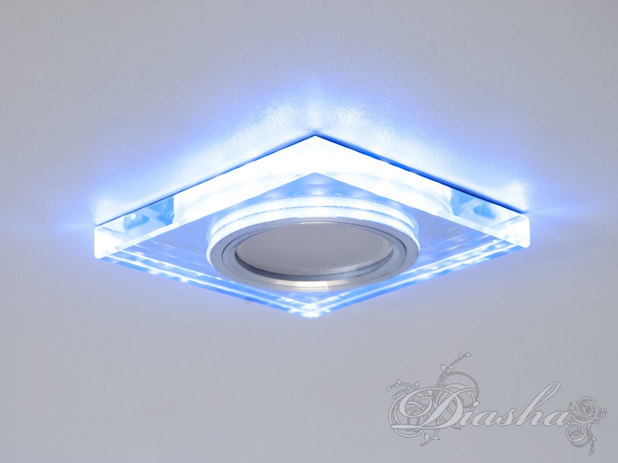Зазвичай точкові світильники призначаються для підвісних стель і для підсвічування різних ніш або робочої поверхні. Конструктивно точковий світильник складається з двох частин: видимої - декоративної і вбудованої - функціональною. Функціональна частина світильників складається з каркаса, куди вставляється джерело світла і кріпиться декоративна частина, а також затискачів, які призначені для кріплення світильника до стелі. Різноманітність декоративної частини точкових світильників дозволяє зробити Ваш інтер'єр неповторним. Головні якості сучасних точкових світильників - це рівномірне освітлення всього приміщення з можливістю акцентування необхідних деталей інтер'єру.
Довгоочікуване оновлення світлодіодного підсвічування. Тепер вам більше не доведеться вибирати між світильниками з білим підсвічуванням і кольоровий.Перемикання кольорів підсвічування здійснюється простим вимиканням-включенням: холодний білий, синій, синій + холодний білий.
Потужність підсвічування 3Вт.
Для оптових покупців відпускається тільки ящиками по 50шт.
Лампа MR-16 в комплект не входить.