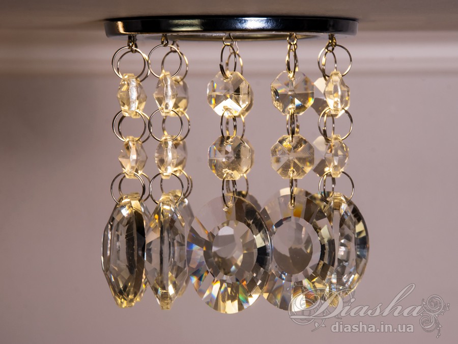 Бездоганна елегантність цього точкового світильника, поєднана з сяючим блиском високоякісного кришталю принесе Вам чимало приємних хвилин. 
Наприклад, Ви зможете доповнити інтер'єр з люстрою серії 