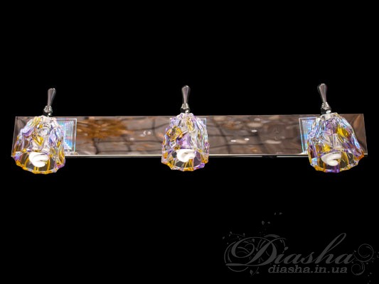 Дзеркала оточують нас в повсякденному житті. І, чепуритися перед ним, важливо не втратити жодної деталі у своєму зовнішньому вигляді. А в цьому Вам допоможуть, звичайно ж, світильники спрямованого світла. Такі світильники є дійсно ідеальним рішенням для акцентного (елементного) підсвічування в інтер'єрі. До речі, це не обов'язково підсвічування тільки дзеркал, а й картин, і стінних ніш, і інших особливих деталей інтер'єру.
У даній серії всі світильники оснащені унікальними мініатюрними енергозберігаючими лампами, які при споживаної потужності 3-5Вт світять, як 20-ти ватна галогенка.