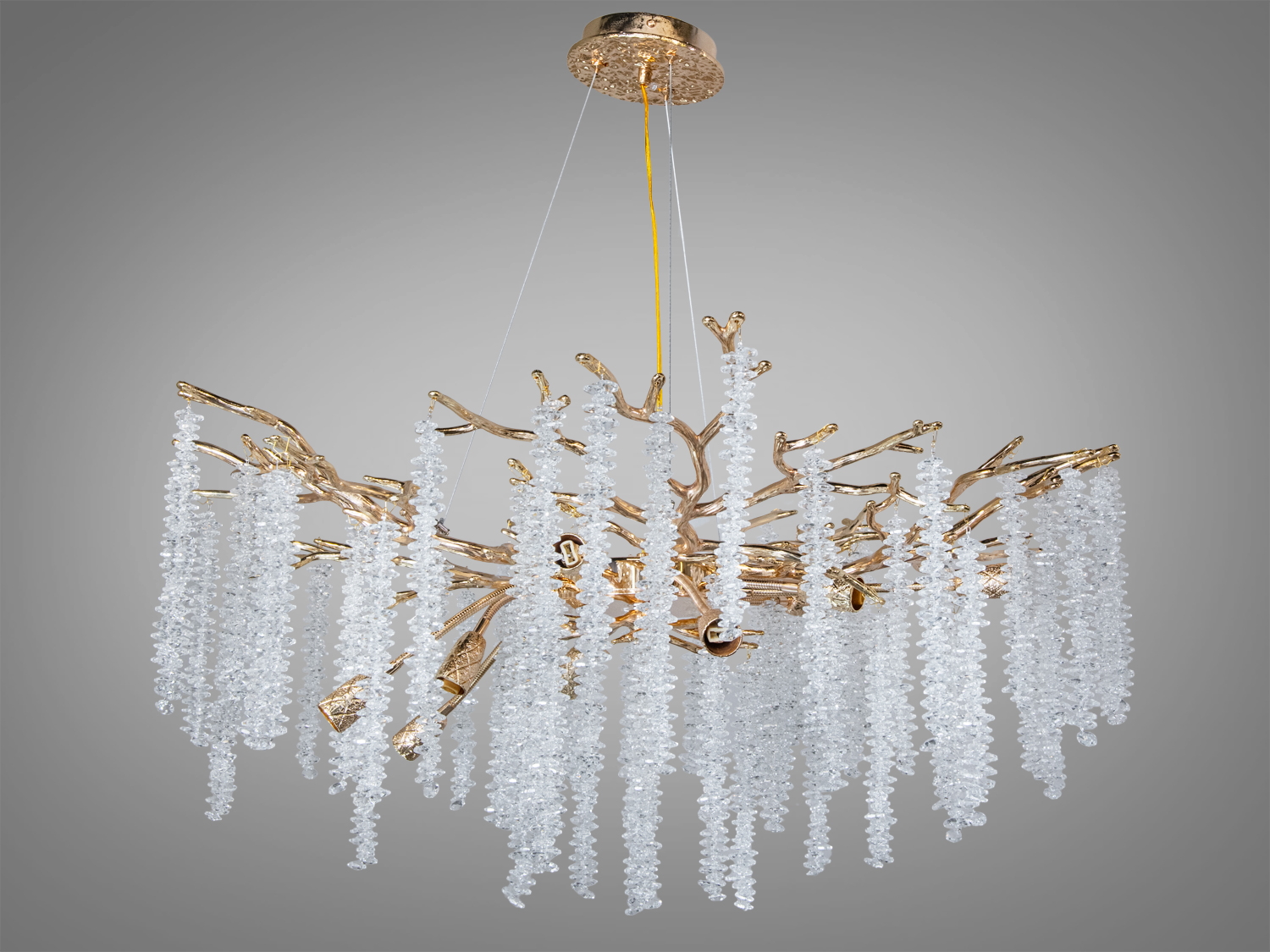 Захоплююча підвісна кришталева люстра ′Гліцинія′ на 10 ламп з золотистим каркасом. Ідеальна для просторих приміщень.