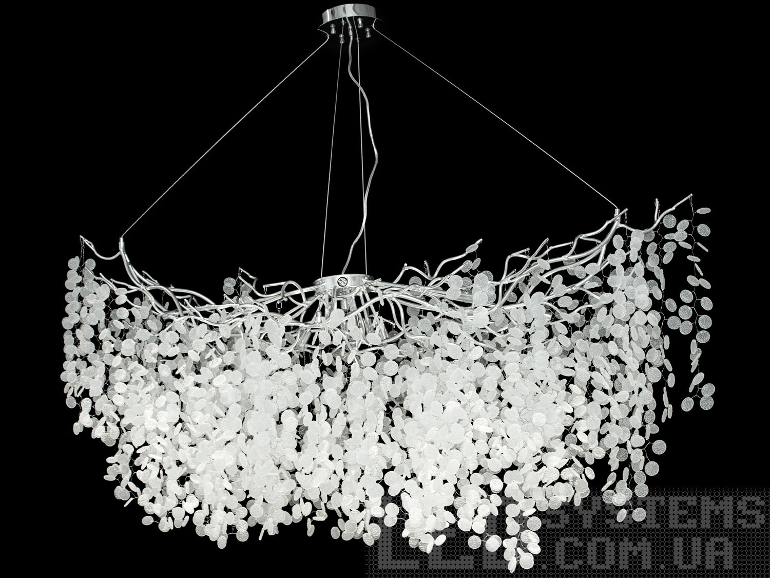Сучасна люстра зі скляними підвісами у сучасному класичному стилі на 15 ламп підходить також для довгастих кімнат. Пропорції овальних люстр ідеально гармонують із великими обідніми столами.&nbsp;Люстра спеціально розрахована так, що максимум яскравого світла потрапить на стіл, а решта місця приміщення наповниться м'яким світлом розсіяним скляними підвісками.&nbsp;Стельове кріплення на планку універсальне та підходить для навісних, натяжних та звичайних стель. Застосовується як для приміщень з високими стелями, так і з невисокими, оскільки регулюється висота.&nbsp;Люстра-підвіс під світлодіодні або галогенові лампочки з цоколем g9.&nbsp;
Увага. Вага люстри більше 10кг.