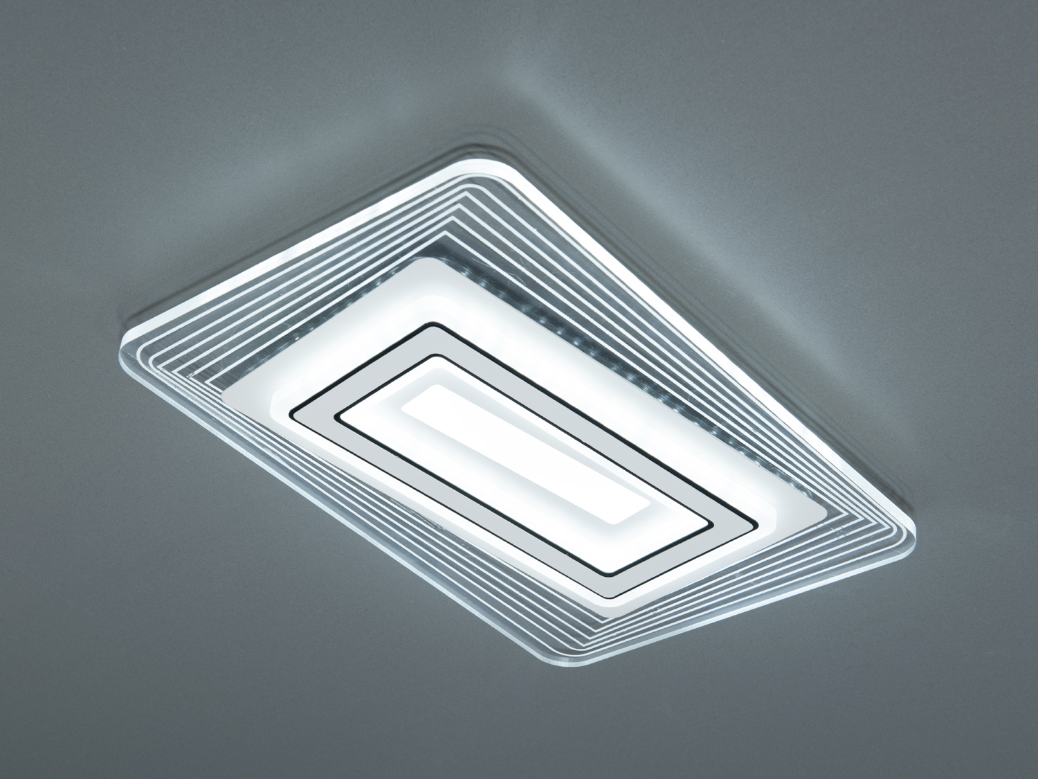 Багатофункціональний прямокутний світлодіодний світильник 48 Вт. Ідеальний для сучасних інтер′єрів. Енергоефективний та стильний дизайн.