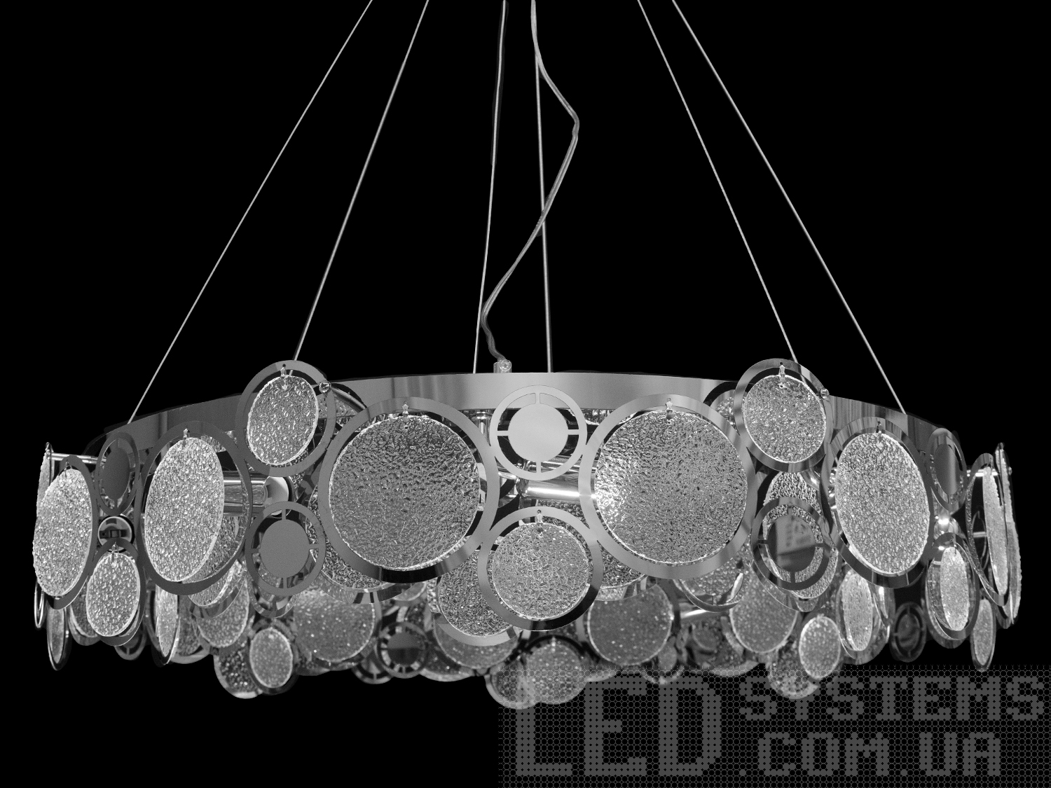 Незвичайна люстра з круглими скляними елементами в металевому корпусі добре виглядатиме в сучасному інтер'єрі зали, спальні, коридору або кухні. На неї можна дивитися під будь-яким кутом, і не дивлячись на легкість конструкції люстри, ви завжди бачитимете лампи тільки через димчасте скло. Висота люстри регулюється, завдяки чому підходить для низьких стель.
Сучасна люстра під звичайну лампочку із цоколем Е14. Стельове кріплення на планку універсальне підходить для підвісних, натяжних та звичайних стель.
Увага. Вага люстри понад 8кг.