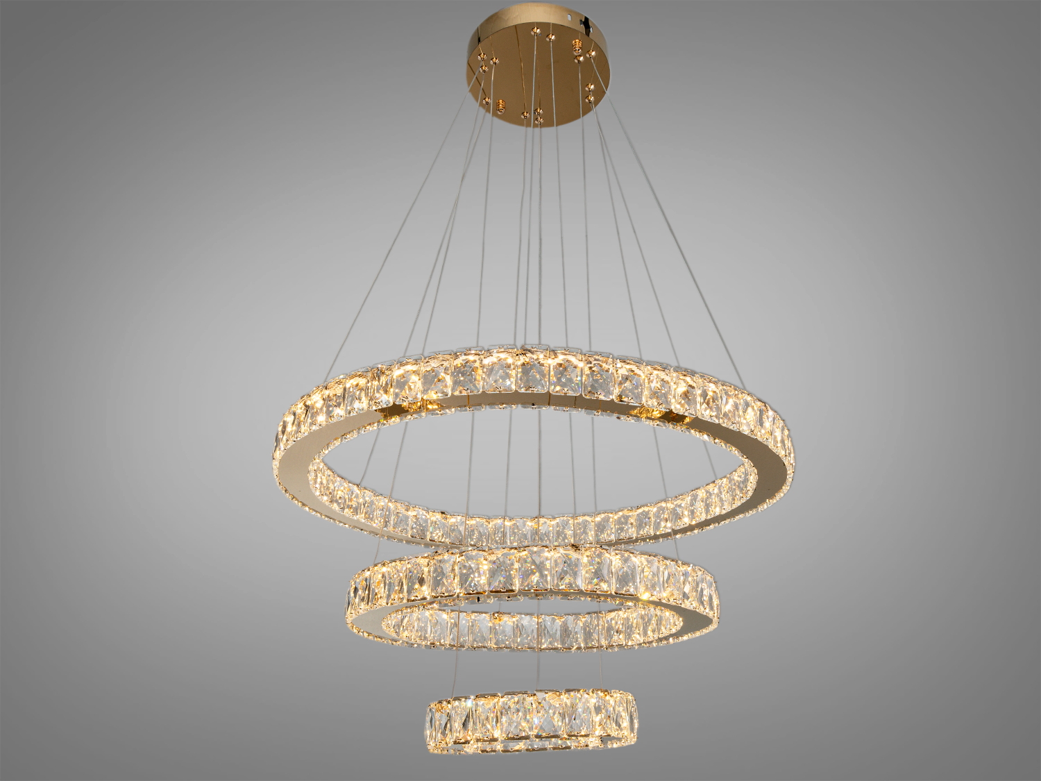 Унікальна новинка, світлодіодна люстра кришталі кільцями, 70 Вт. Вигідно купити люстри гуртом у виробника, що пропонує високу якість за доступними цінами.