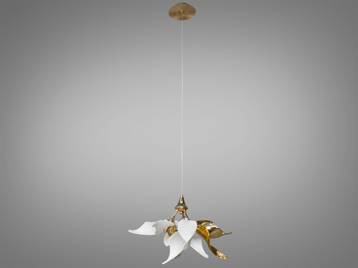 Підвісна люстра з фарфоровими елементами розрахована на 3 лампи з цоколем E14, що втілює гармонію елегантності та природного натхнення. Основа виготовлена ​​з міцного металу з вишуканим золотистим покриттям, яке підкреслює розкіш і привносить в інтер