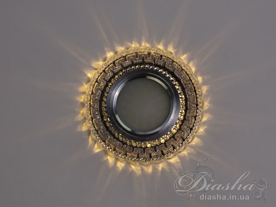 Зазвичай точкові світильники призначаються для підвісних стель і для підсвічування різних ніш або робочої поверхні. Конструктивно точковий світильник складається з двох частин: видимої - декоративної та вбудованої - функціональною. Функціональна частина світильників складається з каркаса, куди вставляється джерело світла та кріпиться декоративна частина, а також затискачів, які призначені для кріплення світильника до стелі. Різноманітність декоративної частини точкових світильників&nbsp;дозволяє зробити Ваш інтер'єр неповторним. Головні якості сучасних точкових світильників - це рівномірне освітлення всього приміщення з можливістю акцентування необхідних деталей інтер'єру. 
Для оптових покупців відпускається лише ящиками по 50 шт. 
Лампа і трансформатор в комплект не входять.