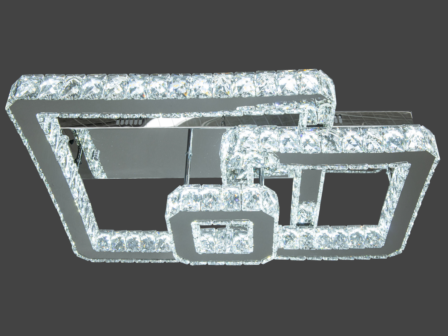 Унікальна стельова кришталева Led люстра з пультом, 78Вт. Люстра стане справжнім епіцентром помешкання, притягуючи погляди та додаючи простору відчуття витонченості та багатства.