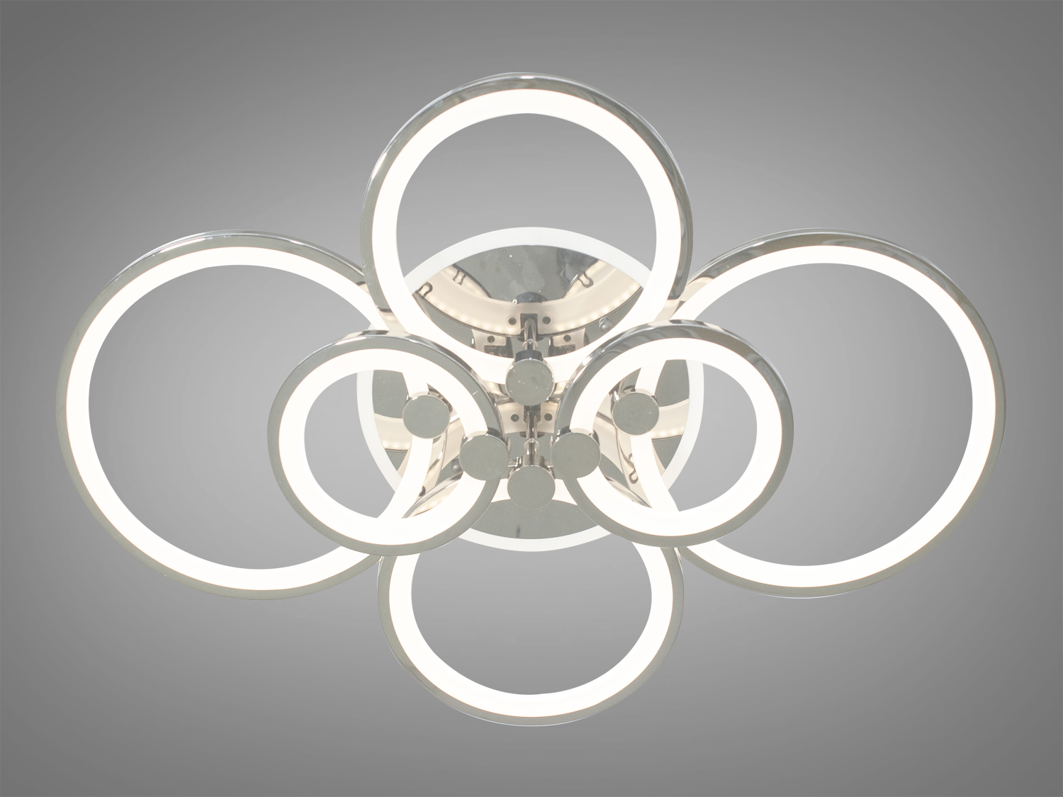 Стельова світлодіодна люстра з колами: з пультом, з підсвічуванням LED, з диммером підходить на площу приміщення приблизно 19кв.м. Застосовується для зали, вітальні, спальні, кухні, коридору, дитячої, оскільки відсутні скляні елементи.
Світлодіодна люстра має кілька режимів: холодний 6000К, нейтральний 4100К, теплий 3200К, включення-вимикання, кольорове підсвічування, змішаний режим. Люстра має електронний димер, що дозволяє регулювати яскравість люстри від 5% до 100% за допомогою пульта, що входить до комплекту.
Кріпиться до стелі будь-якого типу універсальним кріпленням на монтажну планку.