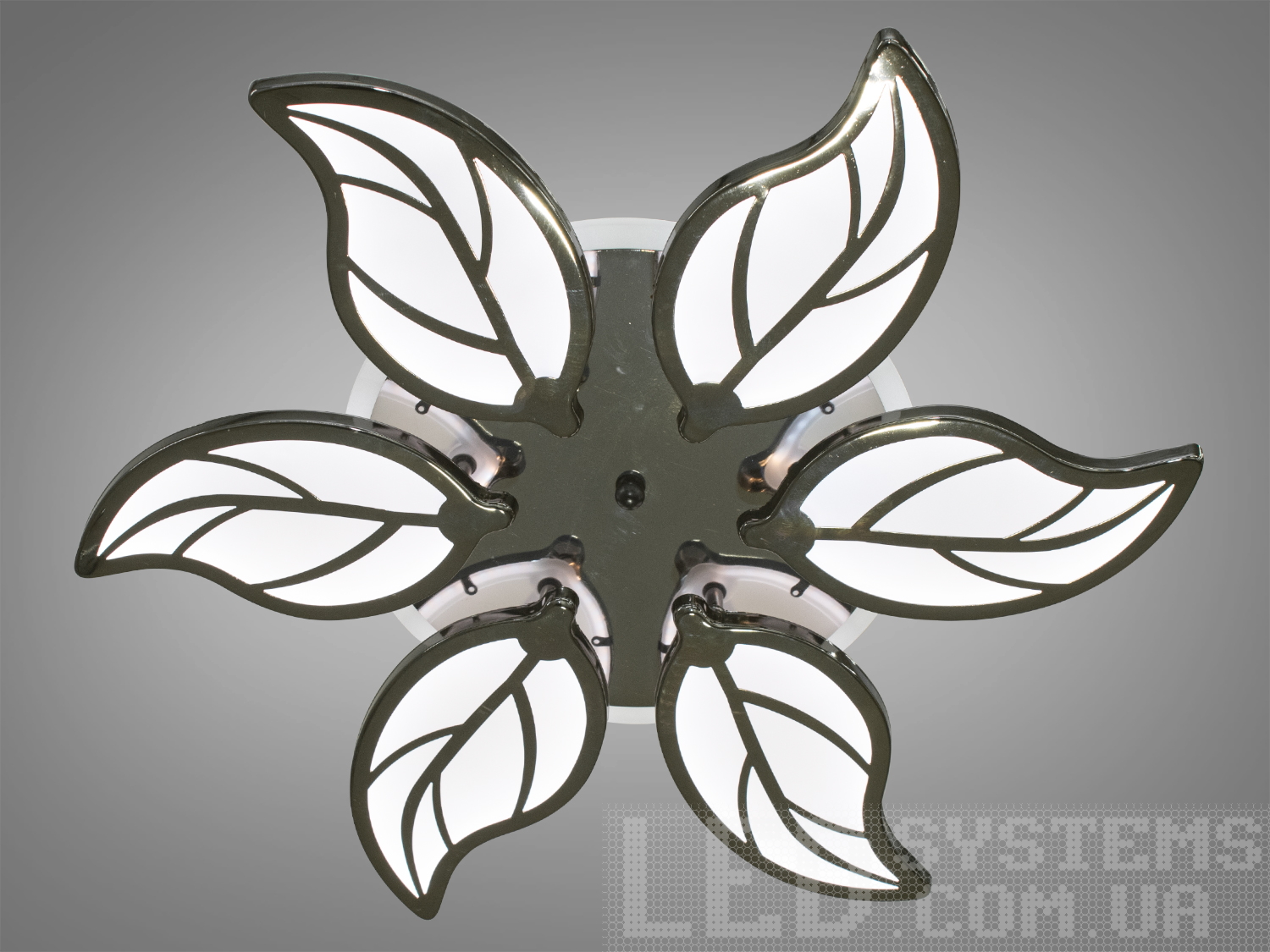 Світлодіодна люстра в спальню з 3-х кольоровим підсвічуванням, з пультомом і з димером підходить на площу приміщення приблизно 15 кв.м.
Світлодіодна люстра має кілька режимів: холодний 6400К, нейтральний 4500К, теплий 2700К, кольорове підсвічування, суміщений режим &ndash; будь-яке основне світло плюс будь-який колір світлодіодного підсвічування. Регулювання яскравості люстри від 5 до 100% відбувається за допомогою пульта дистанційного керування, що входить до комплекту.
Люстра світить яскраво, але не сліпить за рахунок матеріалу &ndash; акрилу, до того ж цей матеріал дуже міцний &ndash; його важко зашкодити. Застосовується для зали, вітальні, кухні, спальні, їдальні, дитячої, оскільки відсутні елементи, що б'ються. Кріпиться до підвісних, натяжних, звичайних стель.