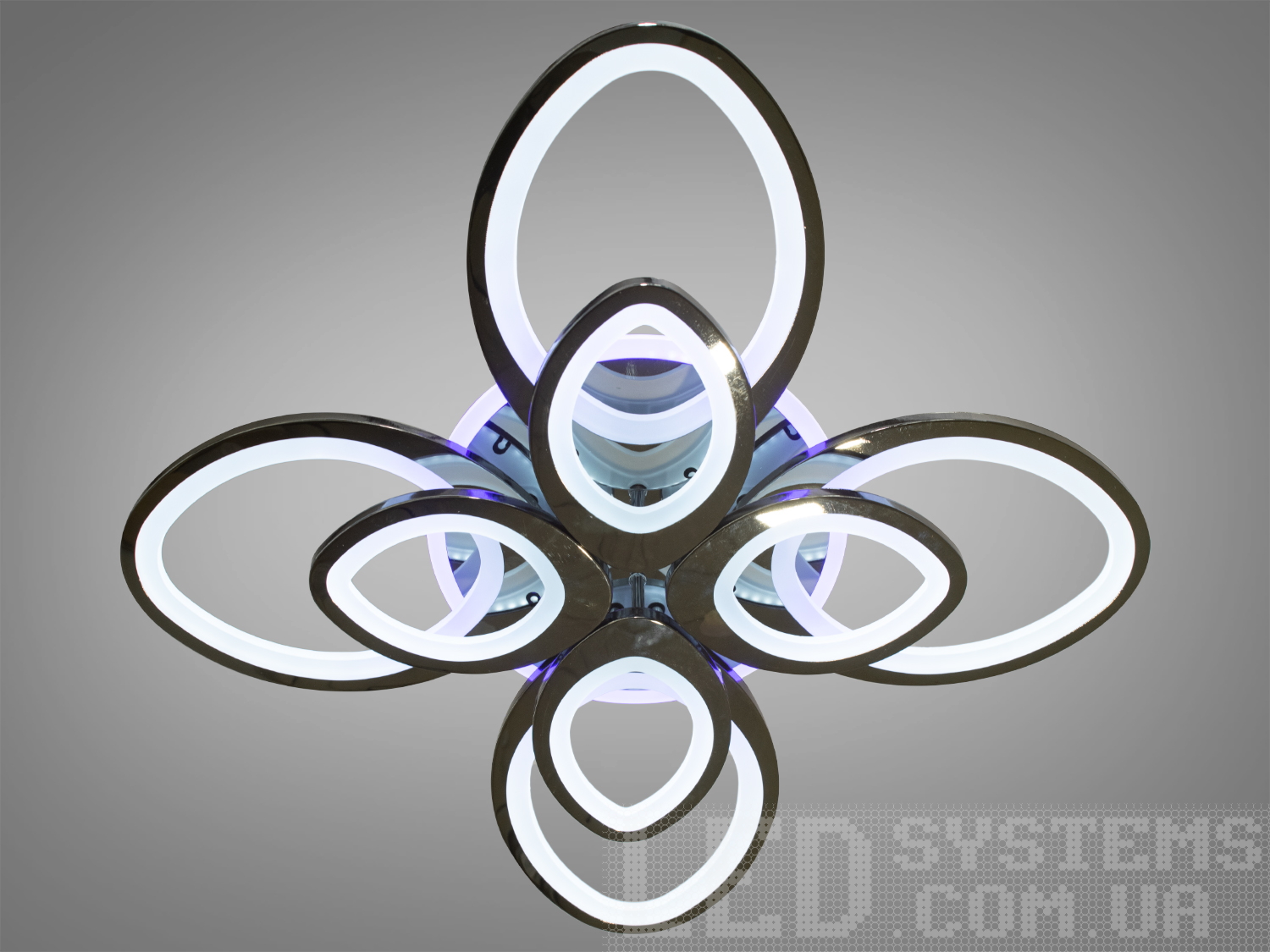 Універсальна LED люстра з 3-х кольоровим підсвічуванням, з диммером та з пультом підходить на площу приміщення приблизно 24кв.м.
Світлодіодна люстра має кілька режимів: холодний 6000К, нейтральний 4100К, теплий 3200К, кольорове підсвічування, суміщений режим &ndash; будь-яке основне світло плюс будь-який колір світлодіодного підсвічування. Регулювання яскравості люстри від 5 до 100% відбувається за допомогою пульта дистанційного керування, що входить до комплекту.
Люстра світить яскраво, але не сліпить за рахунок матеріалу &ndash; акрилу, до того ж цей матеріал дуже міцний &ndash; його важко зашкодити. Застосовується для зали, вітальні, кухні, спальні, їдальні, дитячої, тому що відсутні елементи, що б'ються. Кріпиться до підвісних, натяжних, звичайних стель.