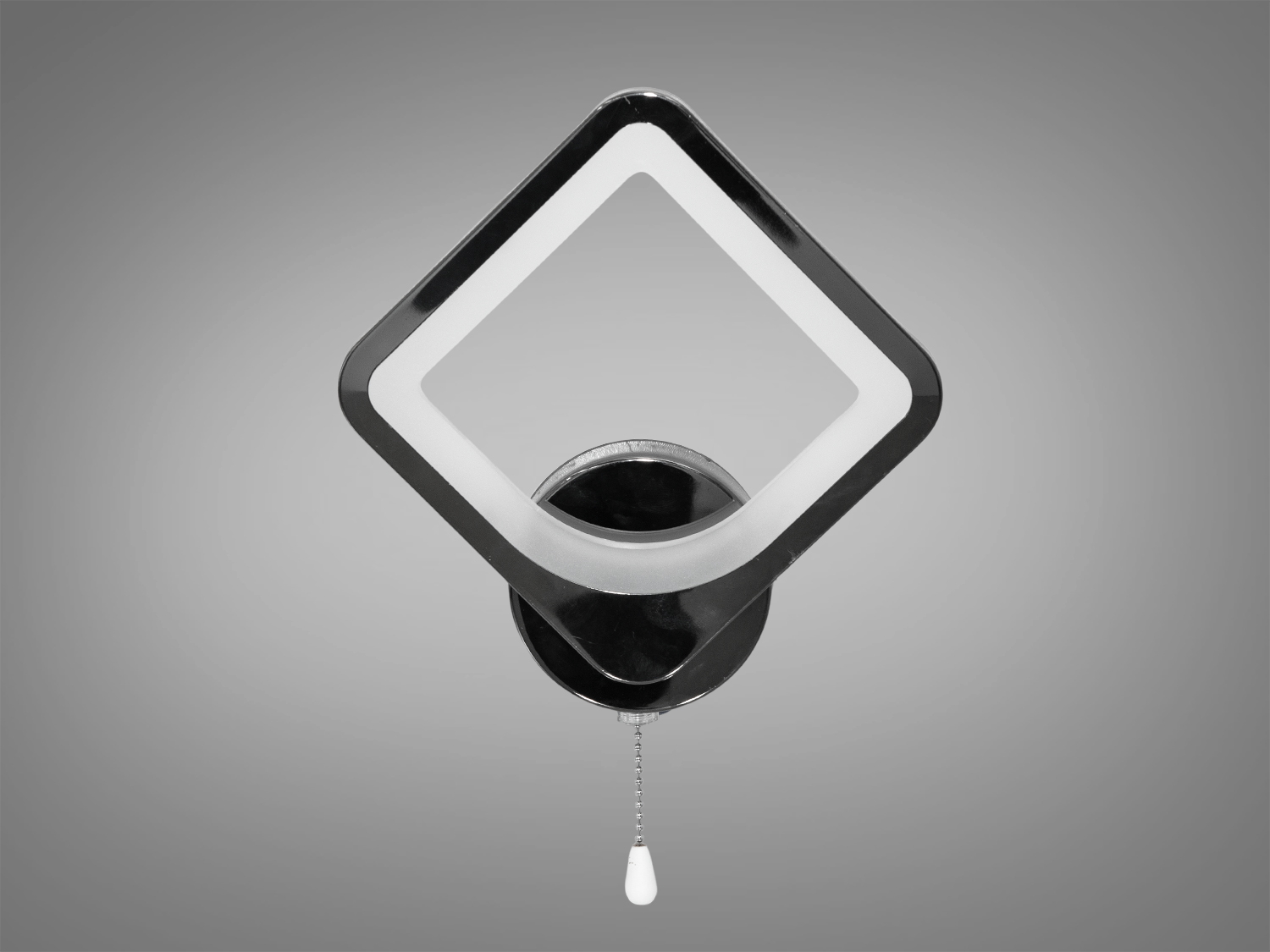 Яскраве світлодіодне бра у вітальню використовується для читання та освітлення. Застосовується для спальні, зали, вітальні, коридору.
За допомогою вимикача можна змінювати колірну температуру світильника: теплий 3200&deg;К, нейтральний 4100&deg;К, холодний 6000&deg;К. Колірна температура перемикається простим вимкненням-включенням світильника, як з настінного вимикача, так і шнурком на самому бра.
Завдяки сучасним світлодіодним технологіям, бра економічно споживає енергію, знижуючи витрати на електроенергію та впливаючи на екологічну стійкість домогосподарства.
Кріпиться до стін будь-якого типу універсальним кріпленням на монтажну планку.