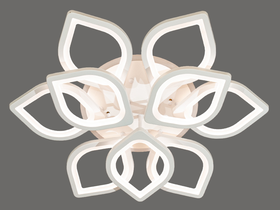 Світлодіодна люстра в спальню з LED підсвічуванням, з пультом, диммером підходить на площу приміщення приблизно 19кв.м. Застосовується для зали, вітальні, кухні, спальні, їдальні, дитячої, тому що відсутні елементи, що б'ються.
Світлодіодна люстра має кілька режимів: холодний 6000К, нейтральний 4100К, теплий 3200К, кольорове підсвічування, суміщений режим &ndash; будь-яке основне світло плюс будь-який колір світлодіодного підсвічування. Регулювання яскравості люстри від 5 до 100% відбувається за допомогою пульта дистанційного керування, що входить до комплекту.
Люстра світить яскраво, але не сліпить за рахунок матеріалу &ndash; акрилу, до того ж цей матеріал дуже міцний &ndash; його важко зашкодити. Кріпиться до стелі будь-якого типу універсальним кріпленням на монтажну планку.