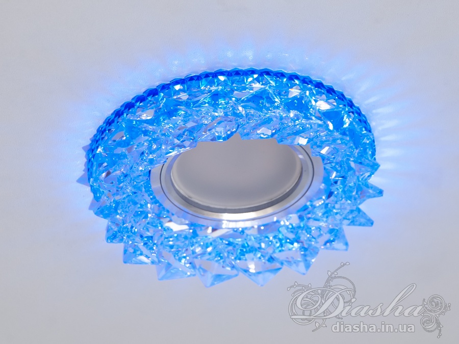 Кришталевий світильник з LED підсвічуванням для створення акцентного освітлення в сучасних інтер′єрах.