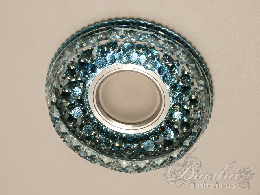 Точковий світильник Diasha 8115BK з димчатим склом та LED підсвіткою - стильний акцент для вашого інтер′єру, що поєднує функціональність та естетику.