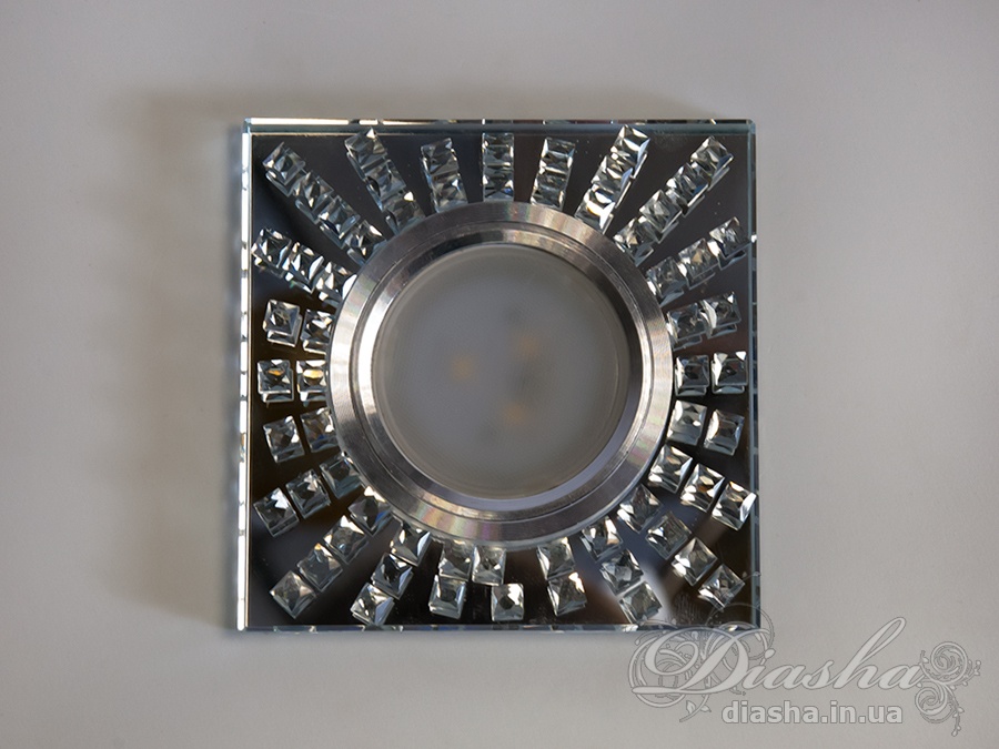 Точковий світильник серії SBT забезпечує рівномірне освітлення та підкреслює деталі інтер′єру. Ідеальний для вітальні, кухні чи спальні.