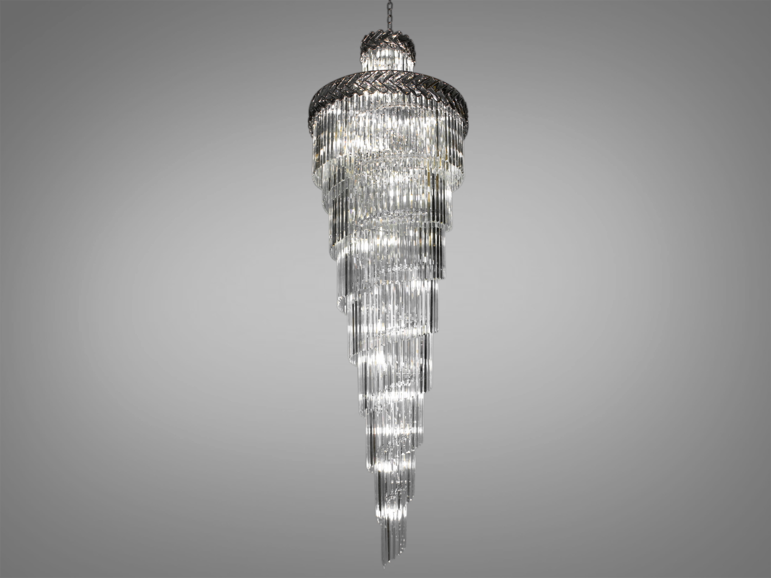 Каскадна кришталева люстра для сходового холу на 39 лампи ідеально підходить для використання також у вітальнях, сходових зонах приватних будинків, ресторанів чи готелях, холах. Кришталеві підвіски, виконані у правильній формі, створюють захоплюючий світловий ефект, граючи на світлі.
Ці класичні люстри ідеально підійдуть для використання у приміщеннях з висотою від двох з половиною до п'яти, і навіть до семи метрів.
Люстра-підвіс під лампи розжарювання, економки або світлодіодні лампи з цоколем Е14.
Увага. Вага люстри 51кг.