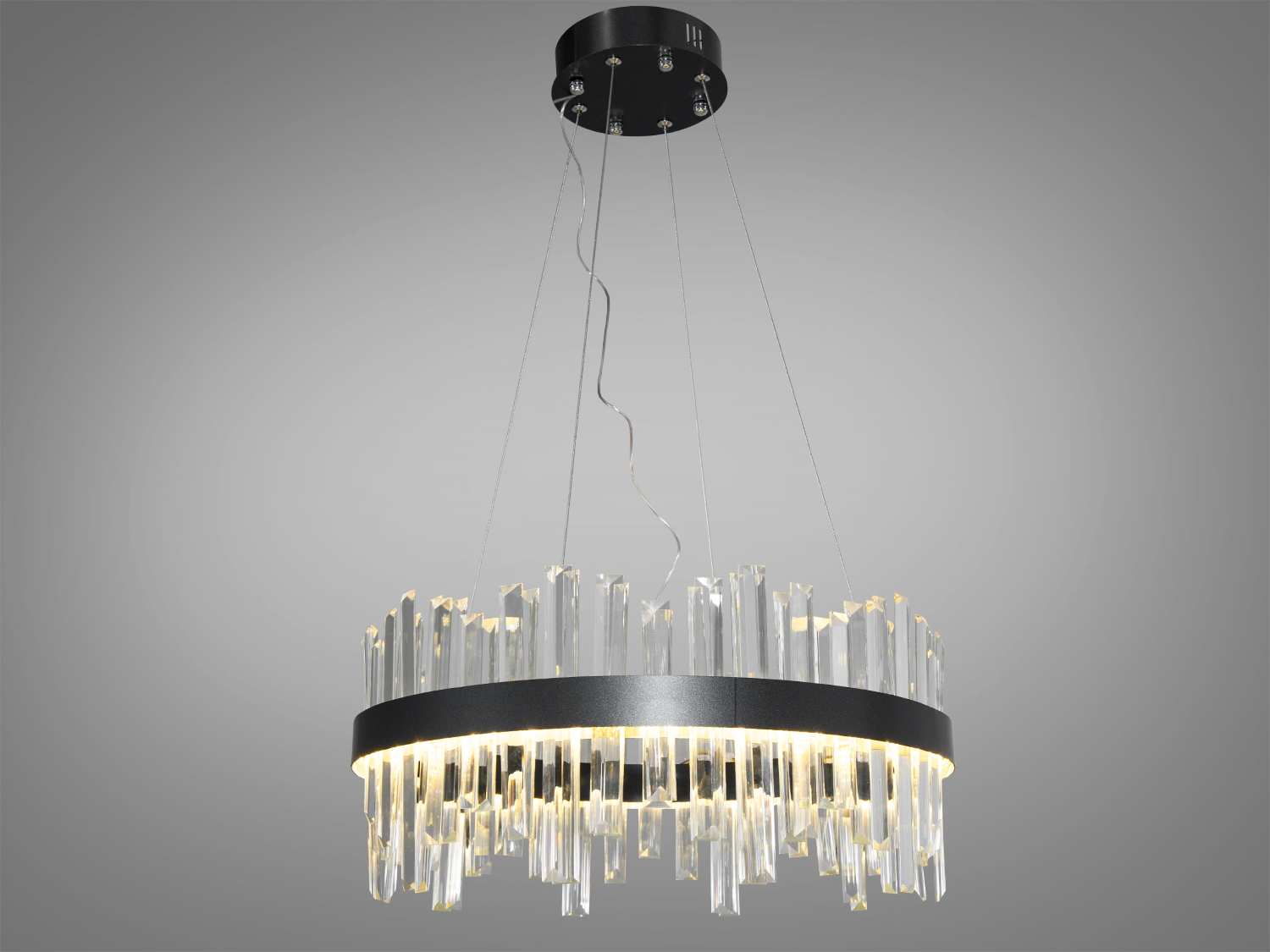 Кришталева світлодіодна люстра у вітальню також ідеально підійде для невеликих приміщень, і навіть для низьких стель, тому що висота регулюється, наприклад, у коридор, кухню, спальню, для залу або у вітальню.
Світлодіодна люстра має кілька режимів: холодний 6000К, нейтральний 4100К, теплий 3200К. Перемикання здійснюється з настінного вимикача почерговим включенням/вимкненням. Світлодіоди дозволяють підбирати необхідну температуру світла. Використання гнучкого світлодіодного модуля в люстрі дозволяє вивести естетичні якості на новий сучасний рівень.
Кришталики створюють відчуття пишноти та глибини. Світло, проходячи крізь ці підвіски, надає інтер'єру вишуканості. Розглядаючи цю люстру, слід відзначити переваги світлодіодного освітлення: воно енергоефективне, має великий термін служби та забезпечує відмінну якість світла.
Кріпиться до стелі (гіпсокартонним, навісним, натяжним) універсальним кріпленням-на планку.