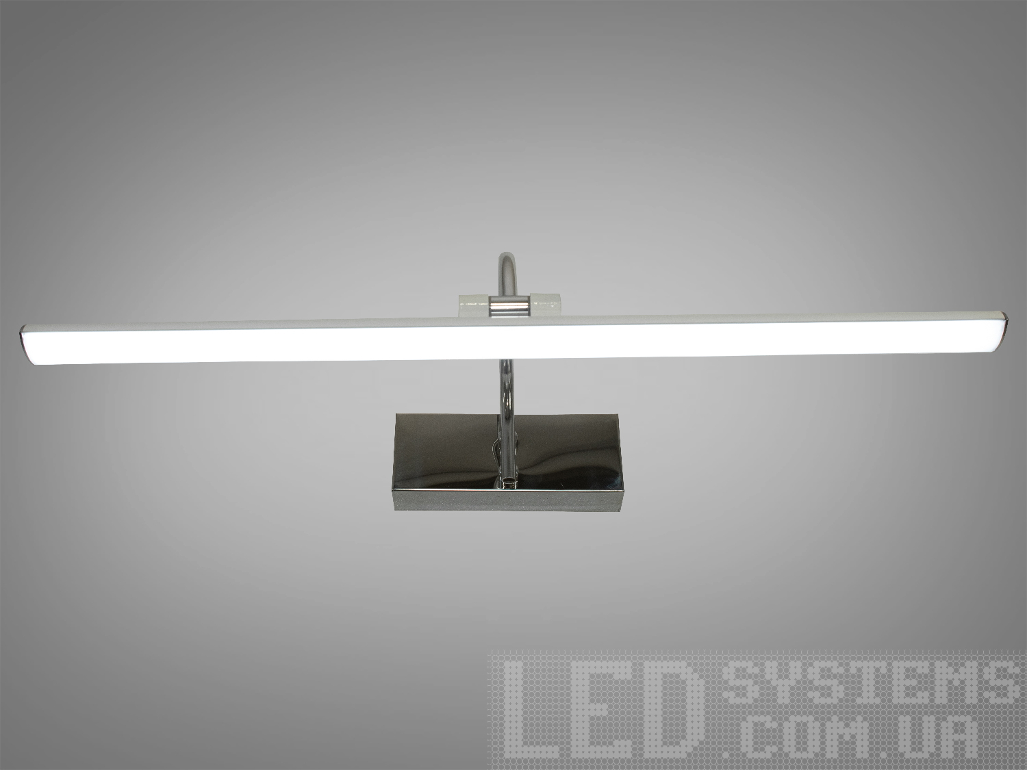 Стильне підсвічування для дзеркал і картин призначене для акцентного (елементного) підсвічування в інтер'єрі - підсвічування дзеркал як у приміщенні, так і у ванній кімнаті, для картин, витворів мистецтва, стінних ніш.У цій серії всі світильники оснащені світлодіодними енергозберігаючими лампами. Які за дуже низької споживаної потужності створюють потужний світловий потік.
Кріпиться до будь-яких поверхонь стін універсальним кріпленням на монтажну планку.