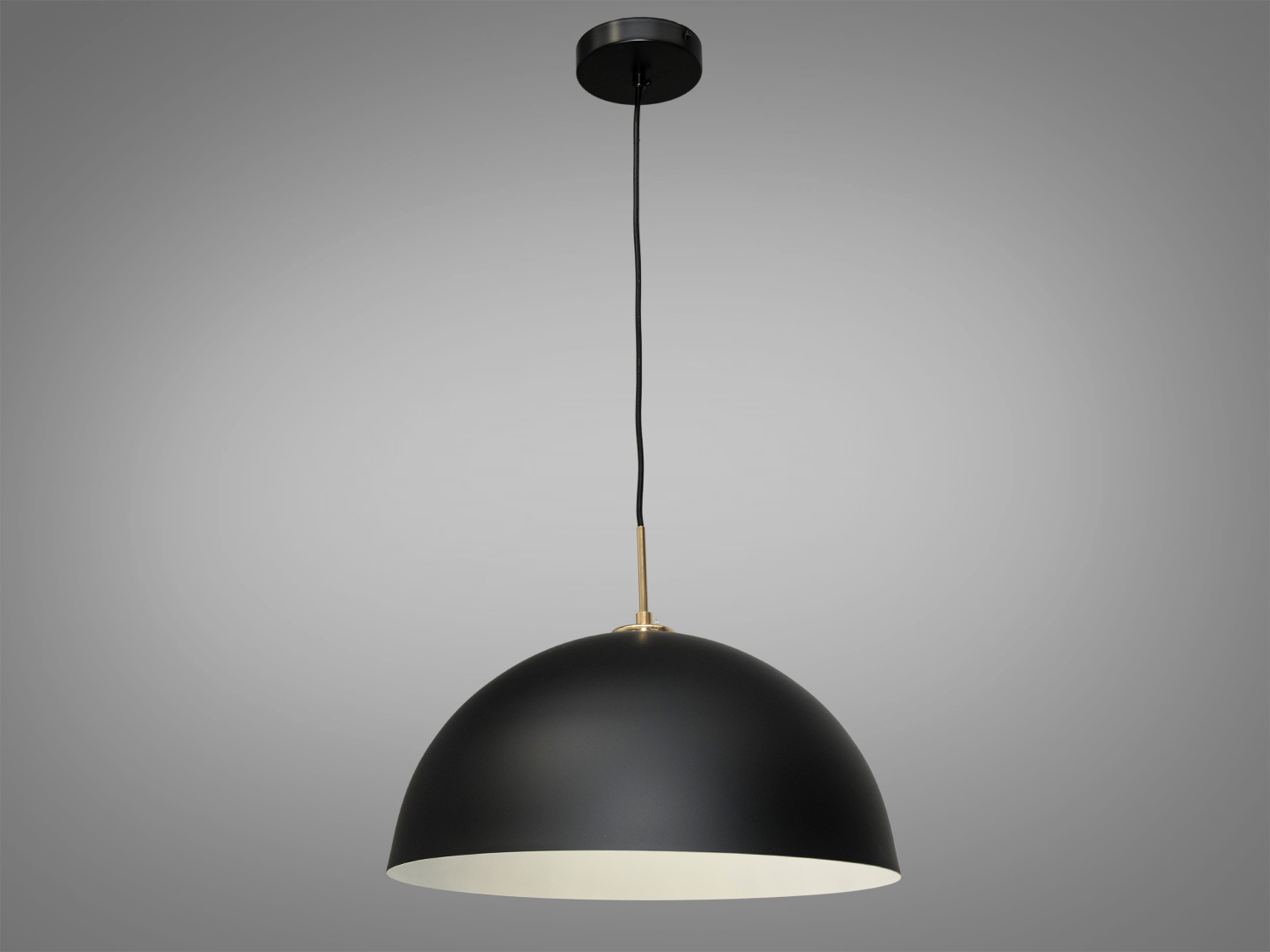 Лаконічний світильник-підвіс у кухню в сучасному стилі Loft добре виглядатиме в інтер'єрі вітальні або зали, ресторану або кухні з акцентом на барну стійку або обідній стіл, робочої поверхні в кухні-студії.
Світильники в стилі &laquo;лофт&raquo; люблять як творчі особистості, так і вельми практичні люди, які віддають перевагу комфорту та простоті в інтер'єрі. Світильники ідеально впишуться в сучасні будинки, квартири, кафе, арт-простір, коворкінги, квеструми.
За рахунок регулювання шнура можна вибрати оптимальну висоту світильника. Люстра-підвіс під звичайні лампочки розжарювання, економки або світлодіодні лампи з цоколем Е27. Кріпиться до стелі будь-якого типу універсальним кріпленням на монтажну планку.
Ідеально поєднується з лампою Едісона.
Лампа до комплекту не входить.