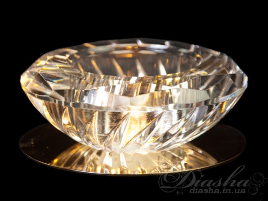 &nbsp;&nbsp;&nbsp; Новая серия точечных светильников представленная в этом сезоне способна обеспечить Вам комфотр на уровне, который превышает все Ваши ожидания. &nbsp;&nbsp;&nbsp; В данном модельном ряду, представлены точечные светильники объединившие в себе главные качества современных точечных светильников - равномерное освещение с возможностью акцентирования определенных деталей интерьера, с изящностью, элегантностью и неповторимым блеском классических люстр. &nbsp;&nbsp;&nbsp; Для оптовых покупателей отпускается только ящиками по 50шт &nbsp;&nbsp;&nbsp; Лампа и трансформатор в комплект не входят