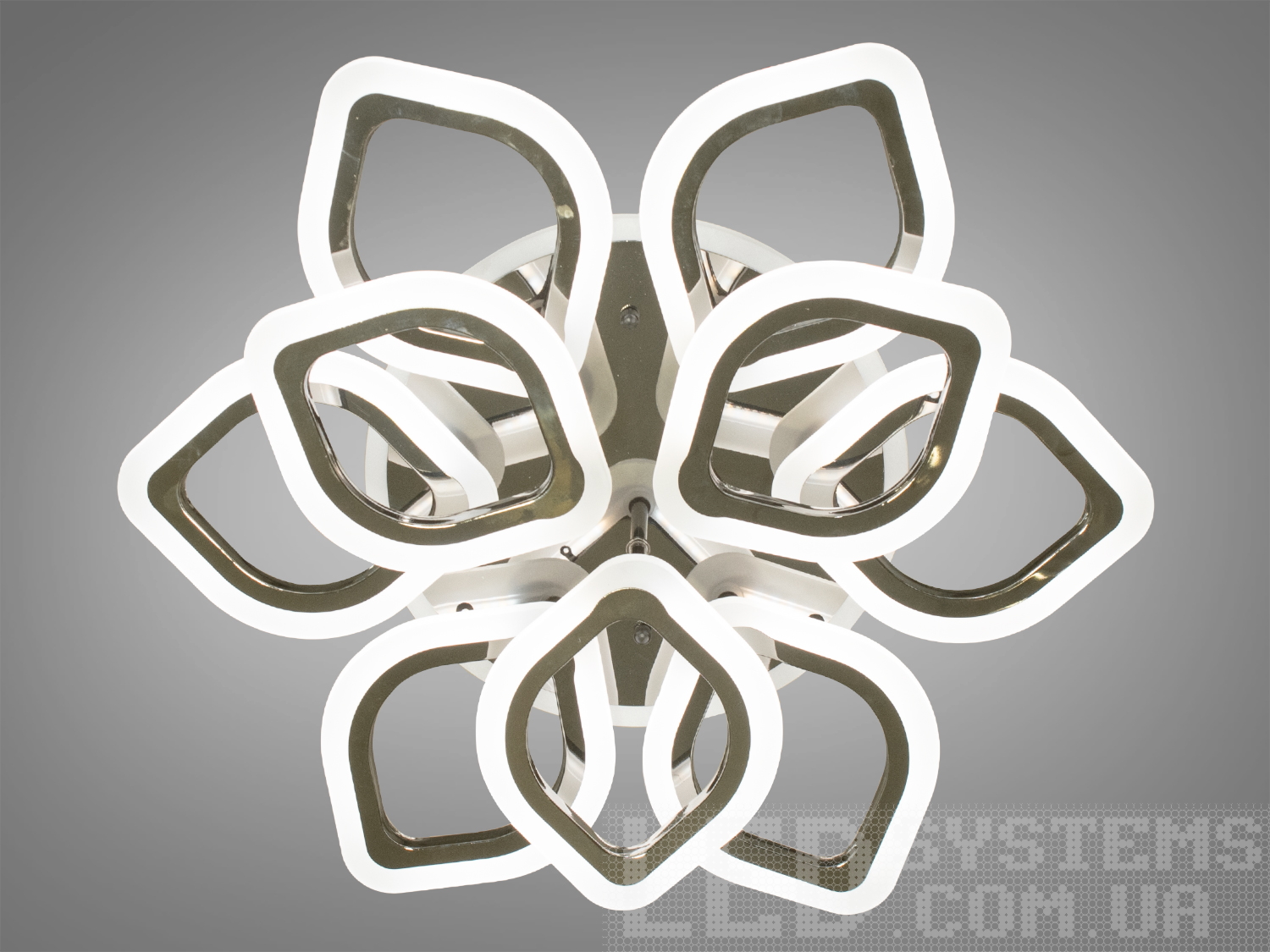 Елегантна Лед люстра з пультом, з диммером, з LED підсвічуванням підходить на площу приміщення приблизно 14кв.м.
Світлодіодна люстра має кілька режимів: холодний 6000К, нейтральний 4100К, теплий 3200К, включення-вимикання, кольорове підсвічування. Люстра має електронний димер, що дозволяє регулювати яскравість люстри від 5% до 100% за допомогою пульта, що входить до комплекту.
Люстра світить яскраво, але не сліпить за рахунок матеріалу - акрилу, до того ж цей матеріал дуже міцний - його важко пошкодити. Підходить для зали, вітальні, спальні, дитячої, оскільки відсутні скляні елементи.Кріпиться до стелі будь-якого типу універсальним кріпленням на монтажну планку.