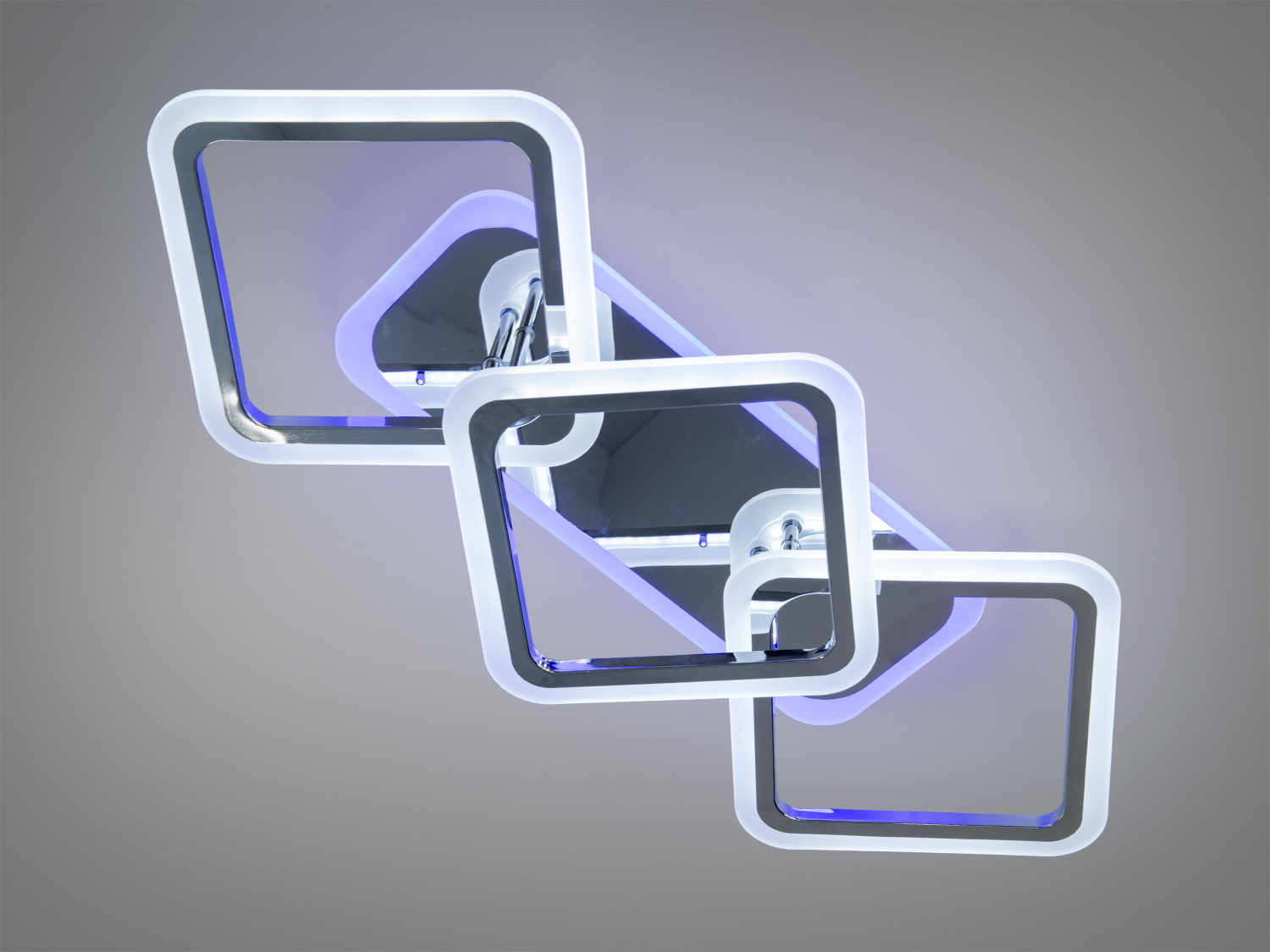 Мінімалістична LED люстра на кухню з диммером – це втілення сучасного мінімалізму та геометричної елегантності. Її унікальна форма, що складається з трьох ромбоподібних елементів, створює ефект динамічного руху та гармонійно вписується в актуальні інтерєрні рішення.