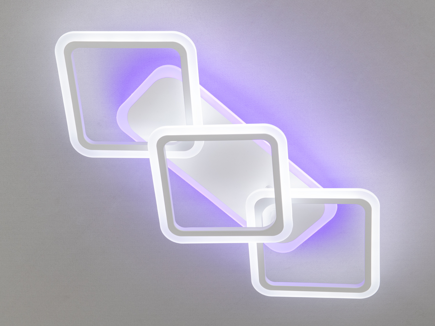 LED люстра в дитячу з підсвіткою, з димером, з пультом має кілька режимів: холодний 6000К, нейтральний 4100К, теплий 3200К, кольорова підсвітка, поєднаний режим