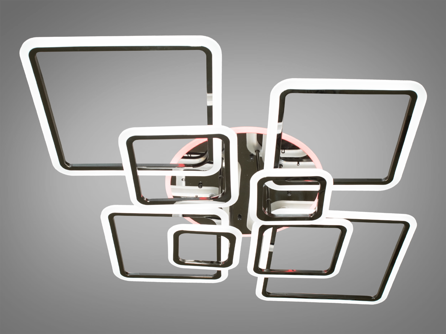 Велика LED-люстра з пультом, з підсвічуванням LED, з димером підходить на площу приміщення приблизно 33кв.м. Застосовується для невеликого залу, вітальні, кухні, спальні, їдальні, дитячої, тому що відсутні елементи, що б'ються. Люстра світить яскраво, але не сліпить за рахунок матеріалу &ndash; акрилу, до того ж цей матеріал дуже міцний &ndash; його важко зашкодити.
Світлодіодна люстра має кілька режимів: холодний 6000К, нейтральний 4100К, теплий 3200К, кольорове підсвічування, суміщений режим &ndash; будь-яке основне світло плюс будь-який колір світлодіодного підсвічування. Регулювання яскравості люстри від 5 до 100% відбувається за допомогою пульта дистанційного керування, що входить до комплекту.
Універсальне кріплення на монтажну планку підходить для підвісних, натяжних та звичайних стель.