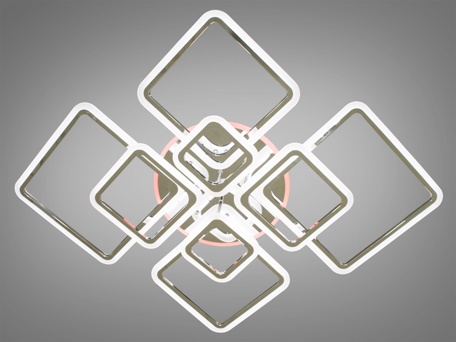 Стельова LED-люстра з пультом, з LED підсвічуванням, з димером підходить на площу приміщення приблизно 33кв.м.
Світлодіодна люстра має кілька режимів: холодний 6000К, нейтральний 4100К, теплий 3200К, включення-вимикання, кольорове підсвічування. Люстра має електронний димер, що дозволяє регулювати яскравість люстри від 5% до 100% за допомогою пульта, що входить до комплекту.
Люстра світить яскраво, але не сліпить рахунок матеріалу - акрилу, до того ж цей матеріал дуже міцний - його важко пошкодити. Підходить для зали, вітальні, дитячої, спальні. Ще однією незаперечною перевагою цієї світлодіодної люстри для дитячої кімнати є відсутність скляних елементів.
Кріпиться до підвісних, натяжних і звичайних стель.