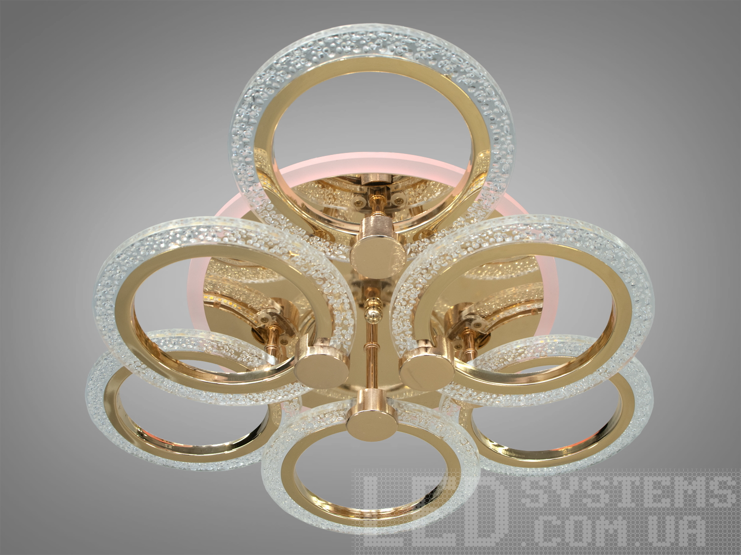 Акрилова LED-люстра з пультом на кухню з пультом, з LED підсвічуванням, з димером підходить на площу приміщення приблизно 11кв.м. Застосовується для зали, вітальні, спальні, кухні, коридору, дитячої, оскільки відсутні скляні елементи.
Світлодіодна люстра має кілька режимів: холодний 6000К, нейтральний 4100К, теплий 3200К, включення-вимикання, кольорове підсвічування, змішаний режим. Люстра має електронний димер, що дозволяє регулювати яскравість люстри від 5% до 100% за допомогою пульта, що входить до комплекту.
Кріпиться до стелі будь-якого типу універсальним кріпленням на монтажну планку.